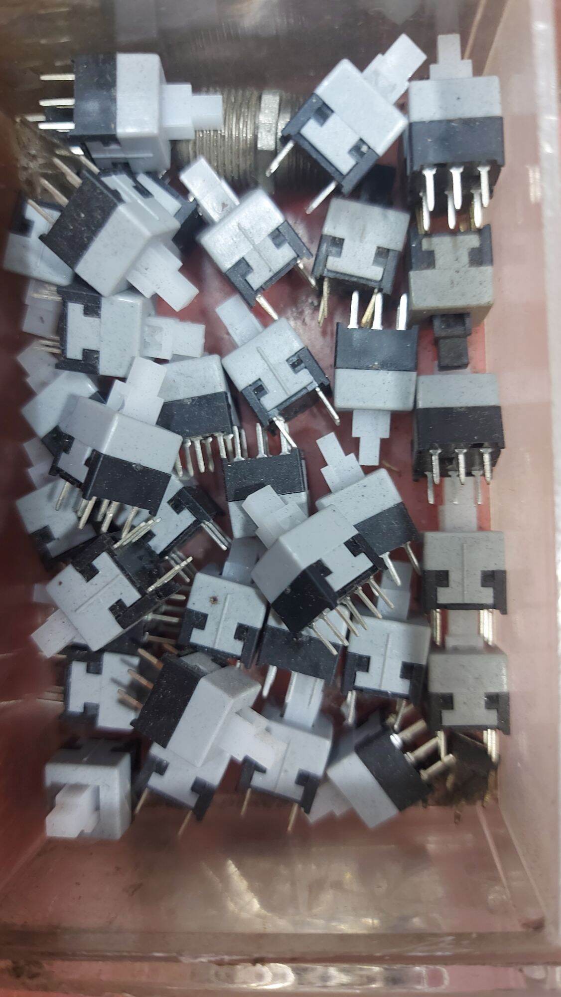 50c công tắc 6 chân nhấn giữ màu xám