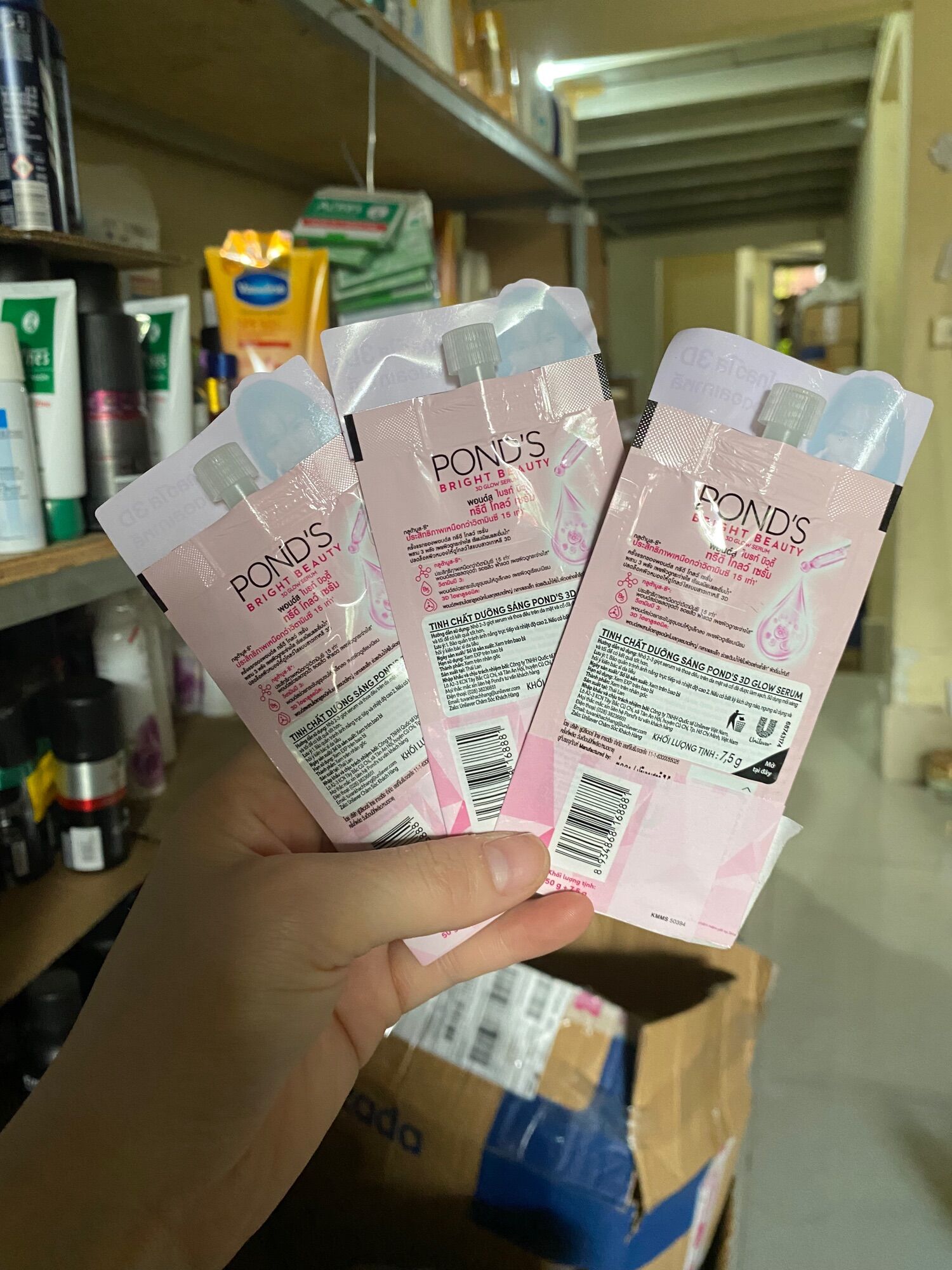 3 típ Tinh chất dưỡng trắng ponds 3d glow serum 7,5g