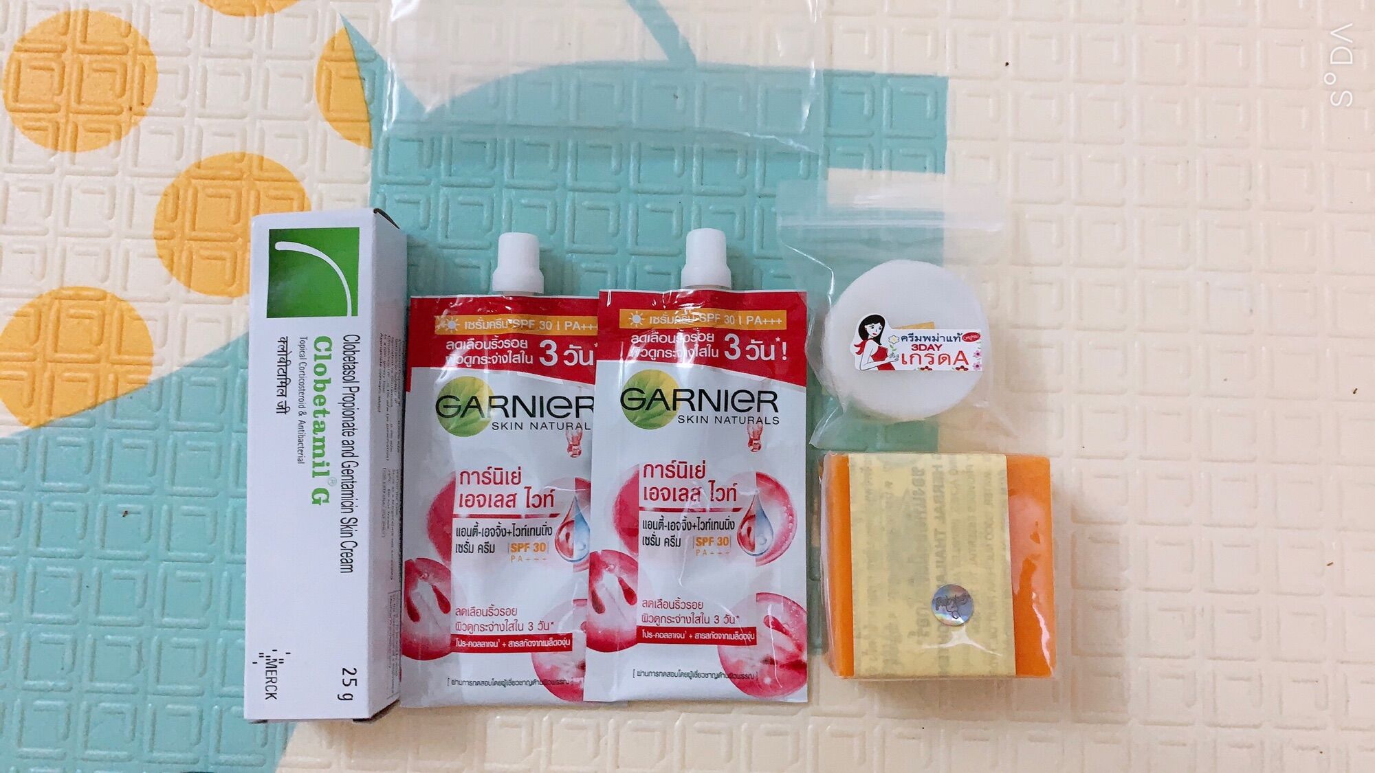 Kem nám tàn nhang thái lan Clobetamilg( màu đỏ )