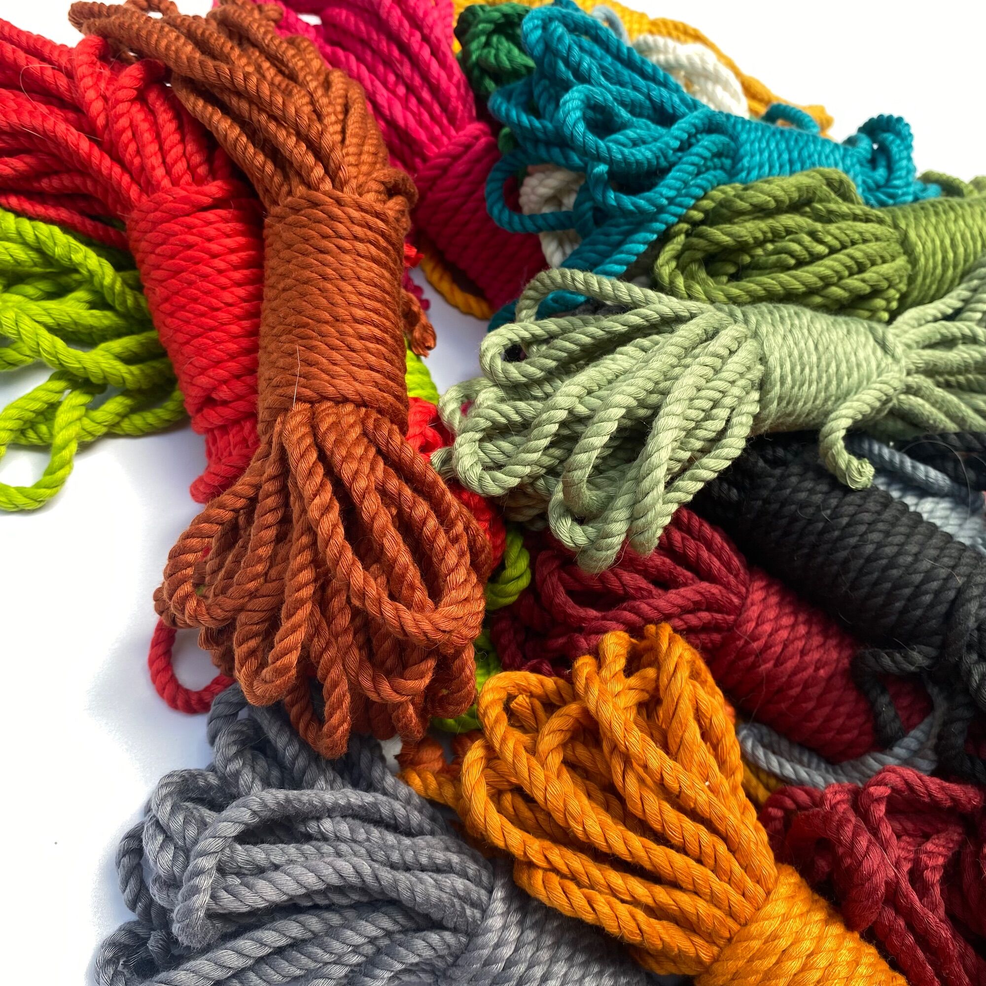 Bó 10 mét dây thừng macrame 3 xoắn size 5mm đủ màu