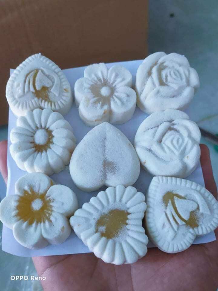 Bánh in nhân dừa non nhà làm .hsd :15 ngày