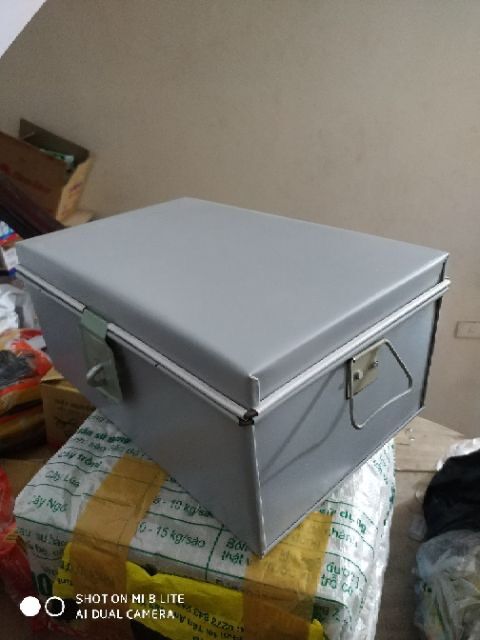 Hòm tôn size 50cm x 30cm x 22cm dày dặn, chắc chắc