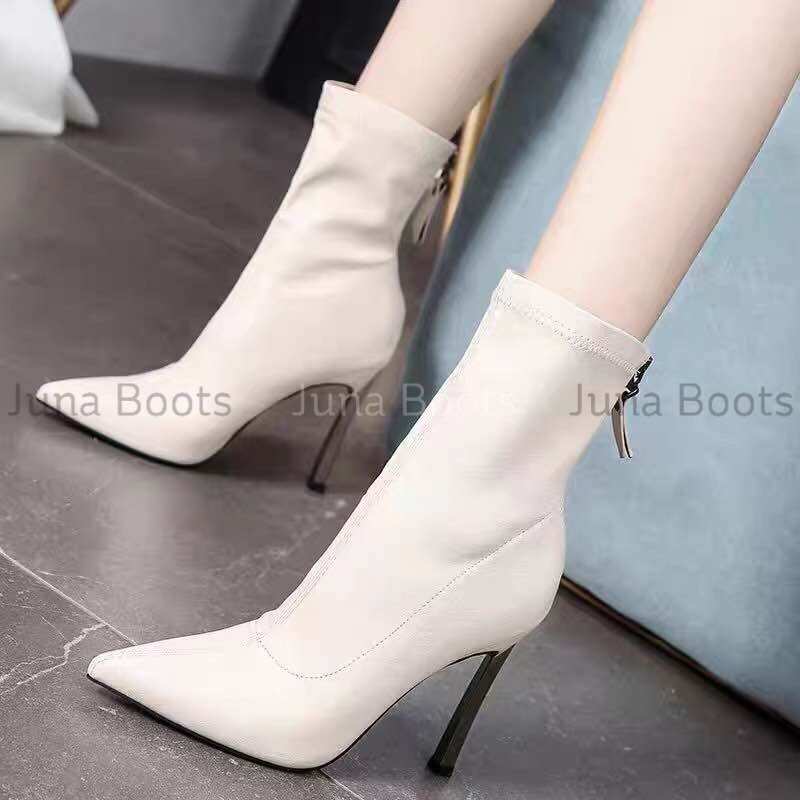 Boots cổ ngắn da mềm gót nhọn đính đá sang chảnh hàng quảng châu cao cấp - Tiemgiayboot Juna
