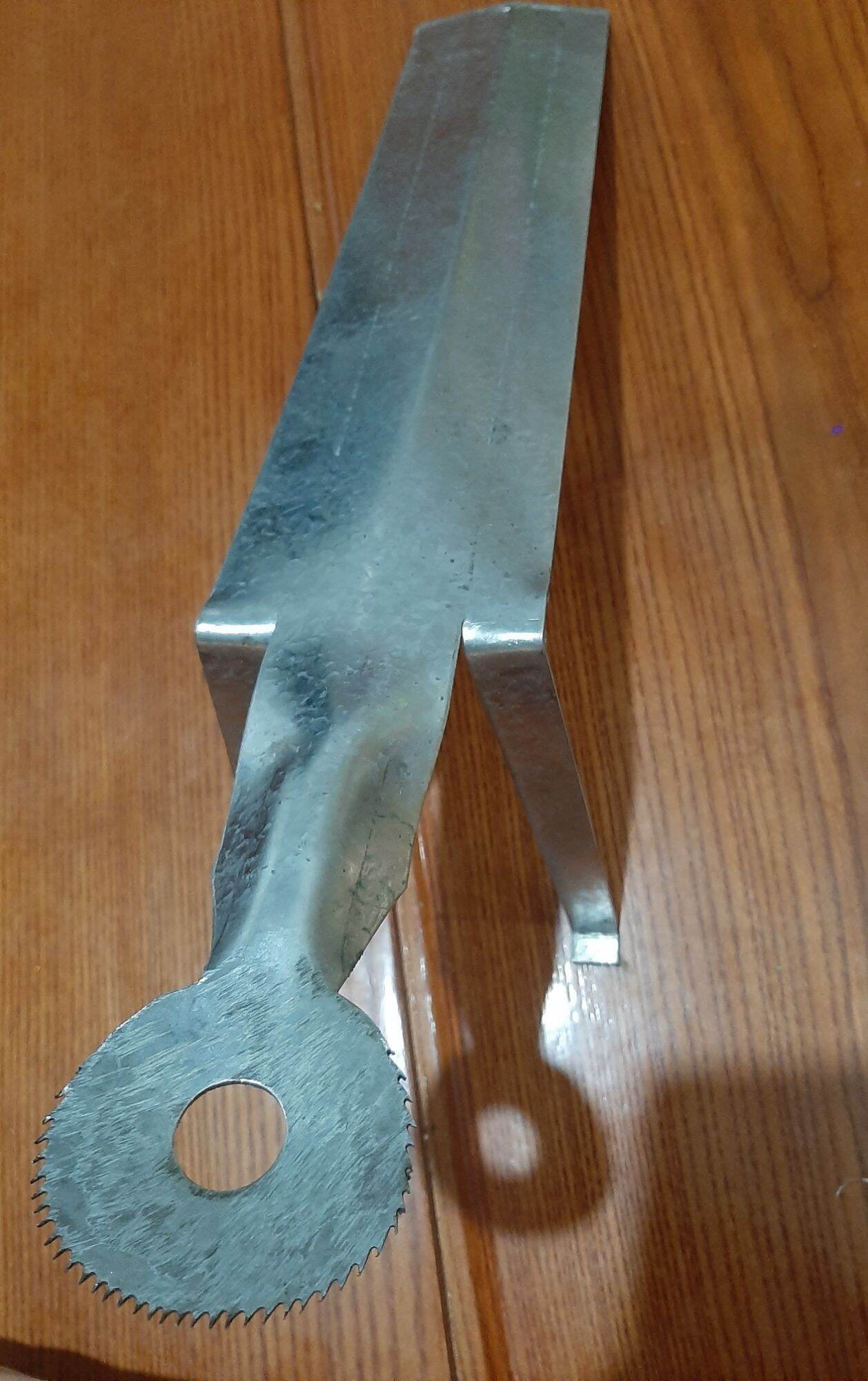 bàn nạo dừa sắt