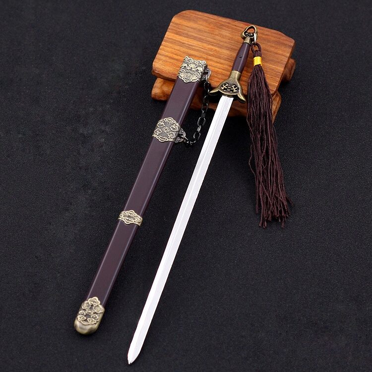 Mô hình thái cực kiếm 22cm .