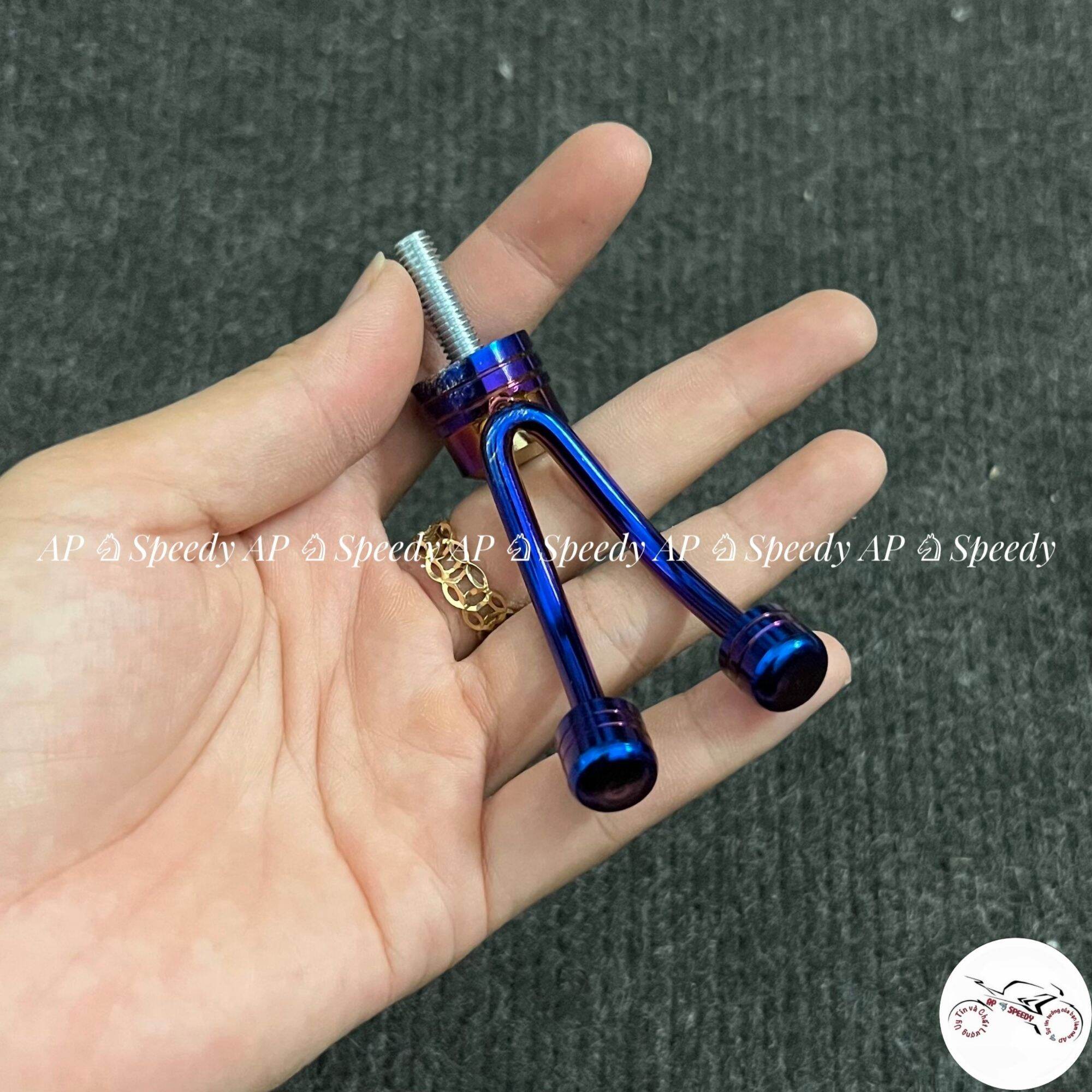 Móc giữa Vision/Vario/Click titan [CHÍNH HÃNG]