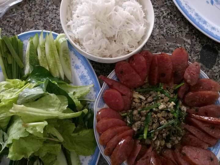 [HCM]Lạp xưởng nhà làm nhiều thịt ít mỡ, chiên, nướng, vị vừa ăn, không phẩm màu