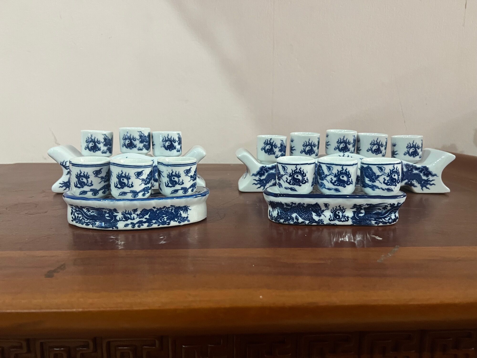 Kỷ thờ men lam: kỷ 3, kỷ 5