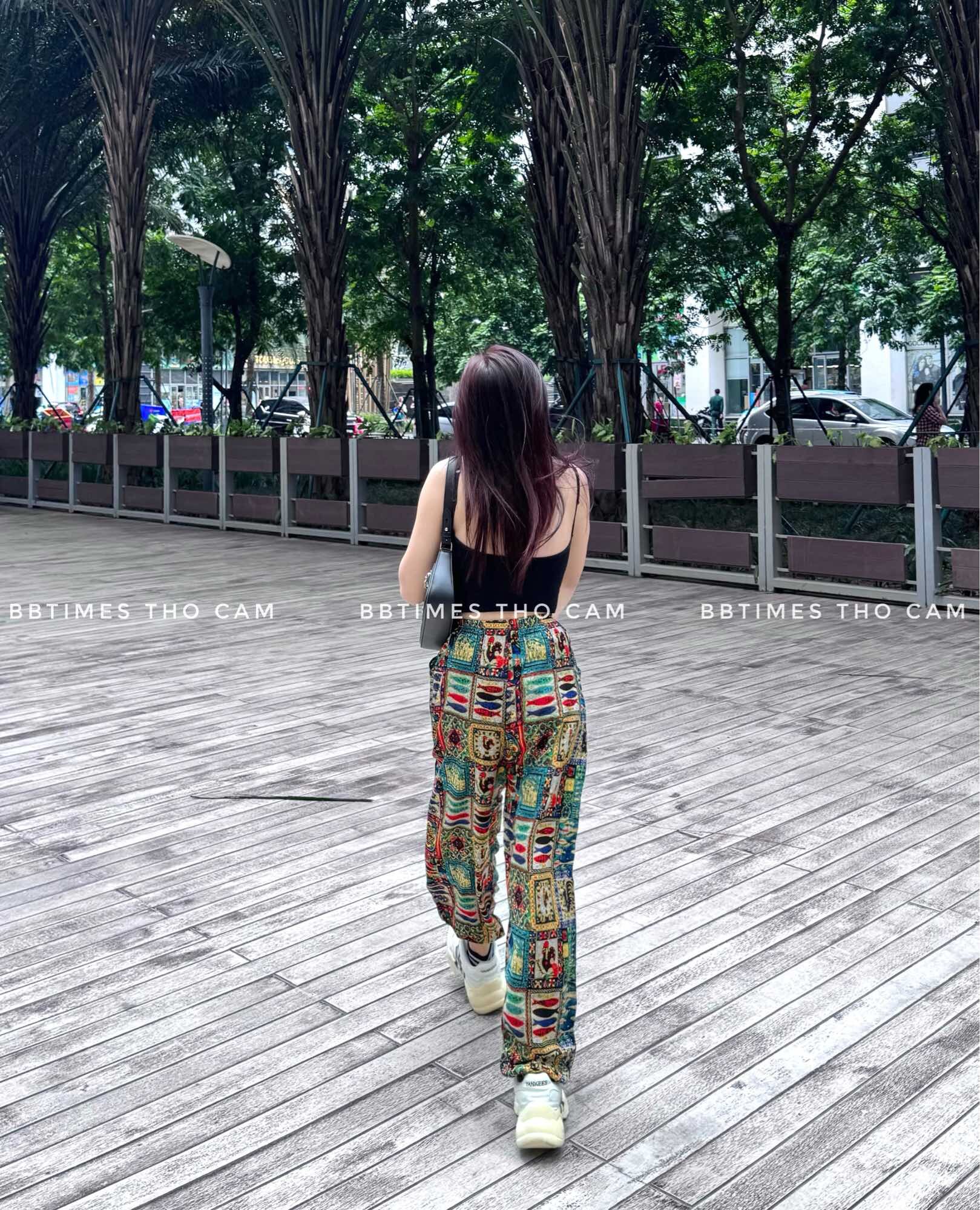 Clothed-Textured Cloth Pants with Pockets