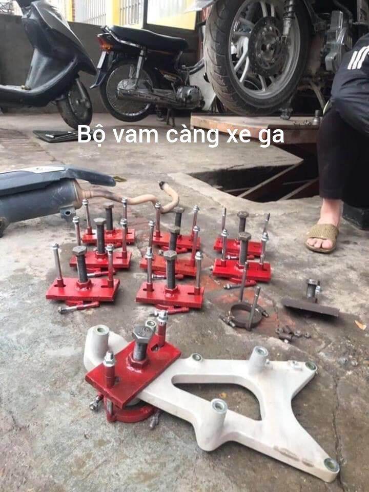 Vam càng sau xe ga