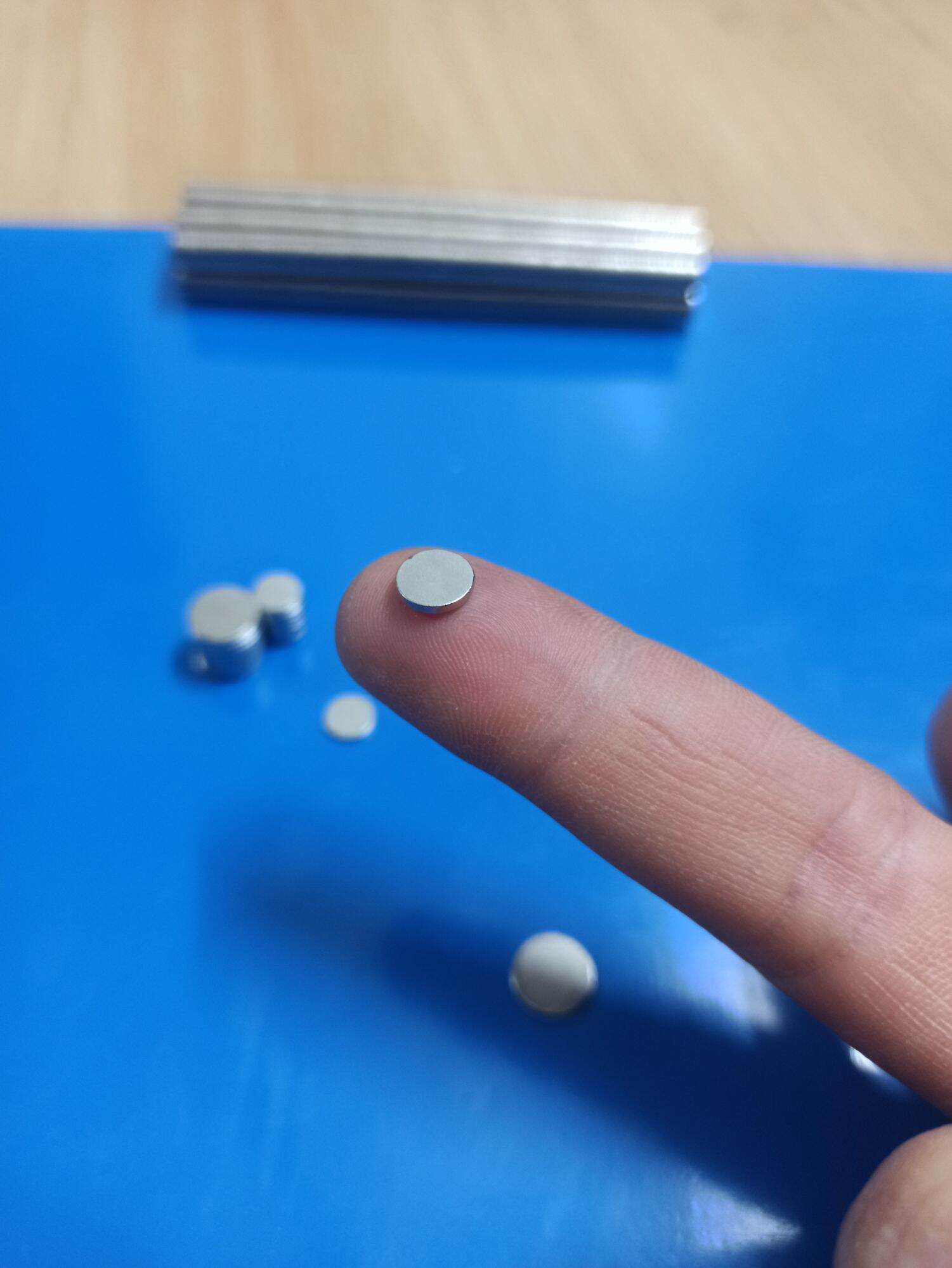 Combo 10 hạt nam châm mỏng 1ly làm hộp siêu dính