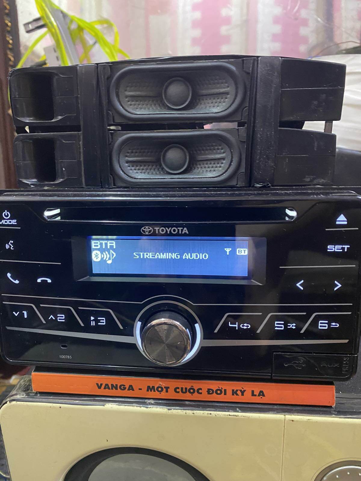 Đầu CD TOYOTA Bluetooth tháo xe Fortuner 2019 : dùng lắp chung cho các loại xe