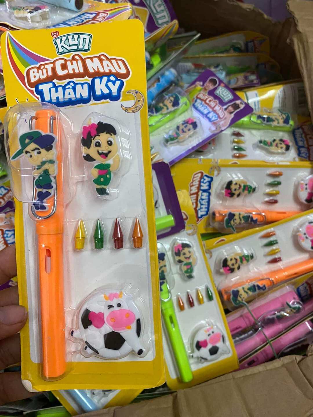 Bộ bút màu thần kỳ kun(combo 5 cây)