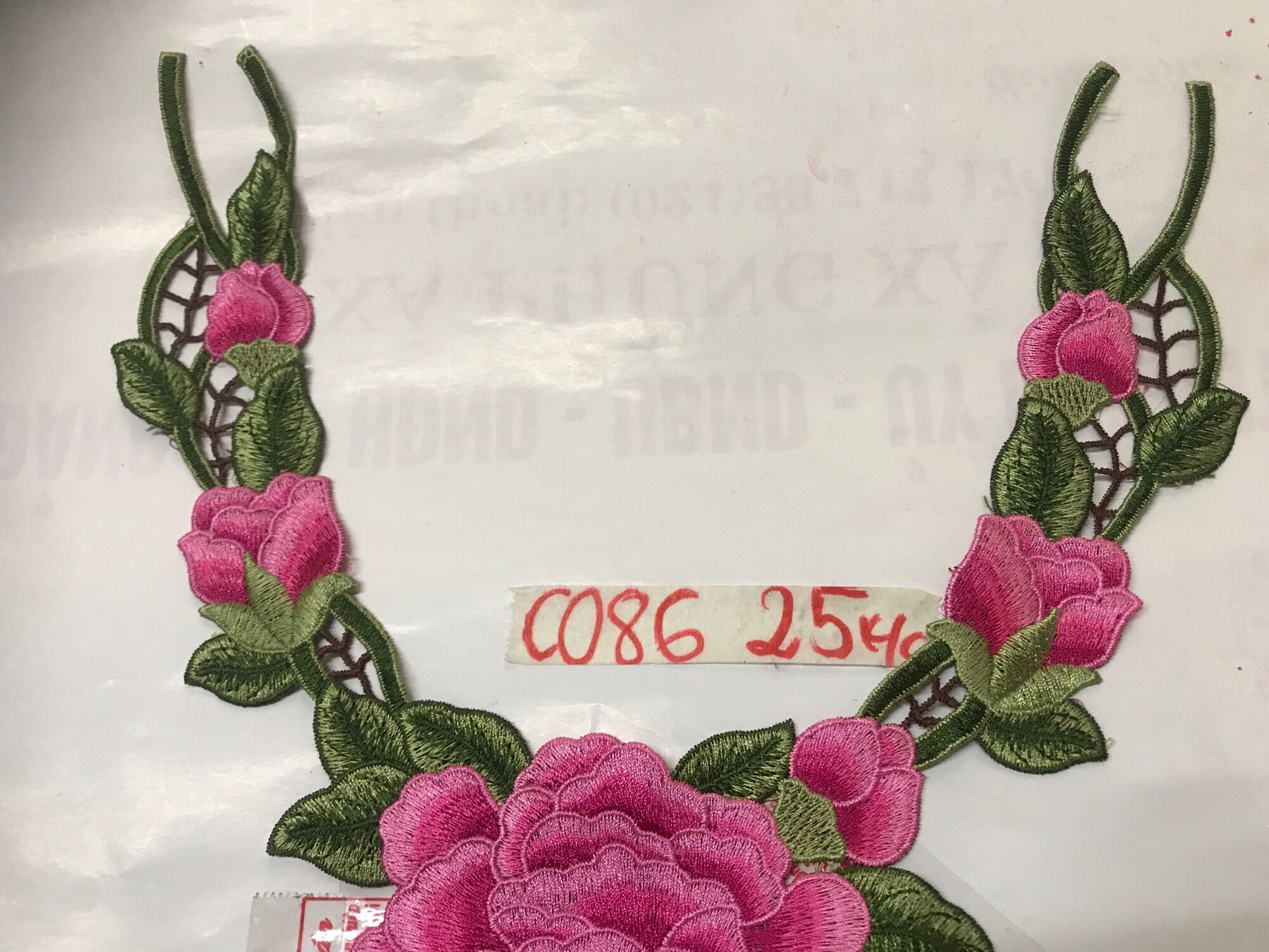 Cổ thêu hoa mã CO86