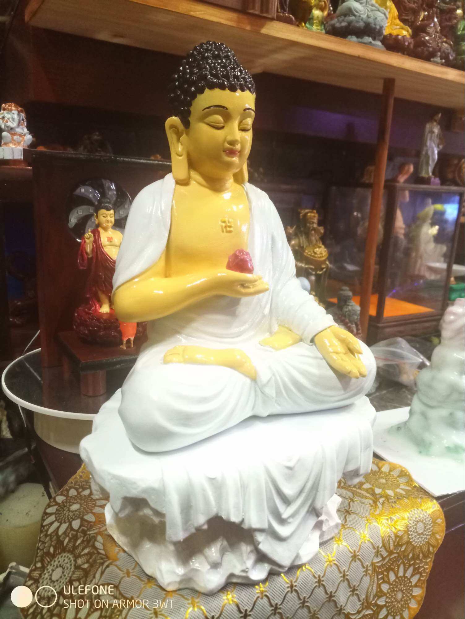Tượng Đức Phật A Di Đà cao 32cm kèm đế.