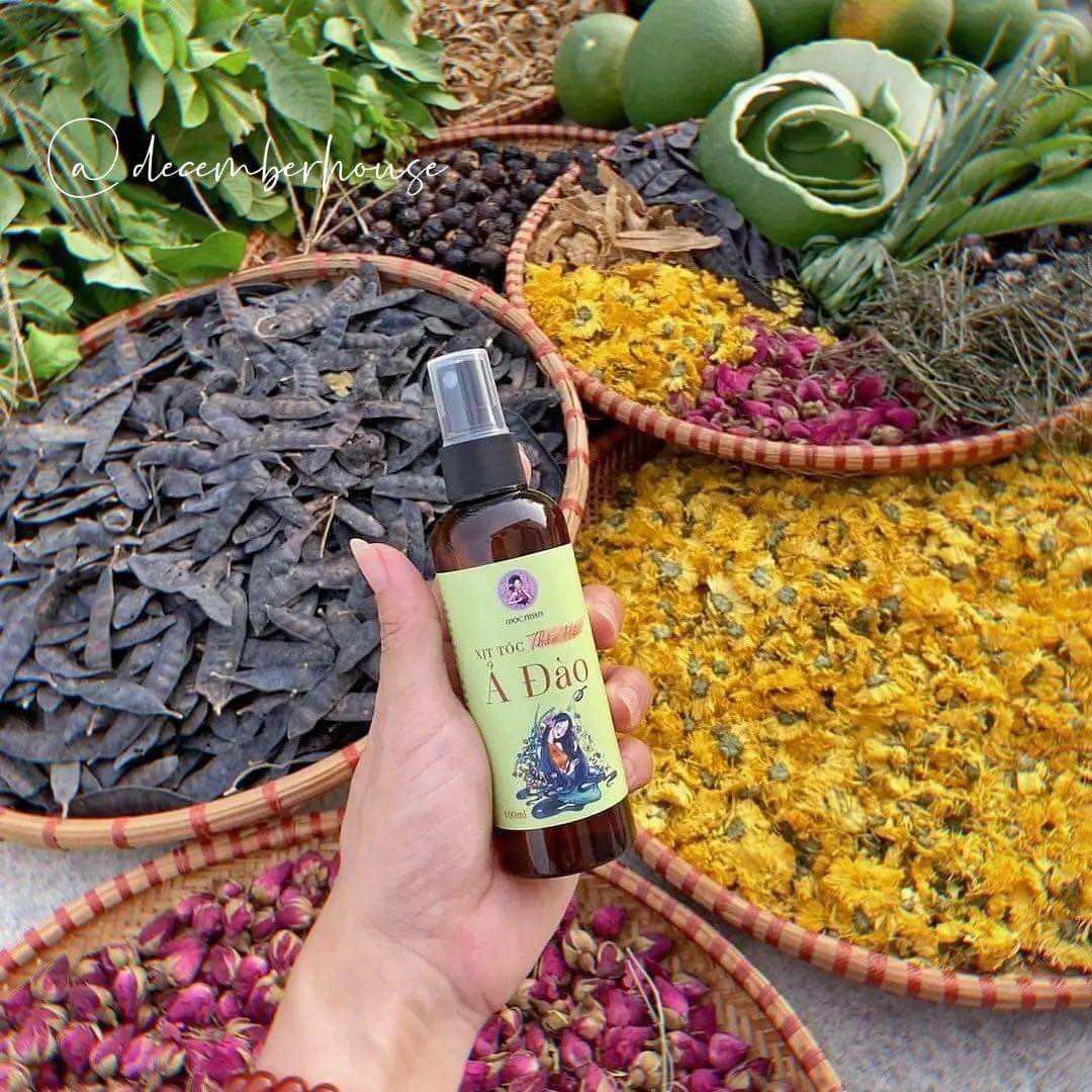 Xịt Bưởi Kích Mọc Tóc Ả Đào Mộc Nhan Natural 100ml