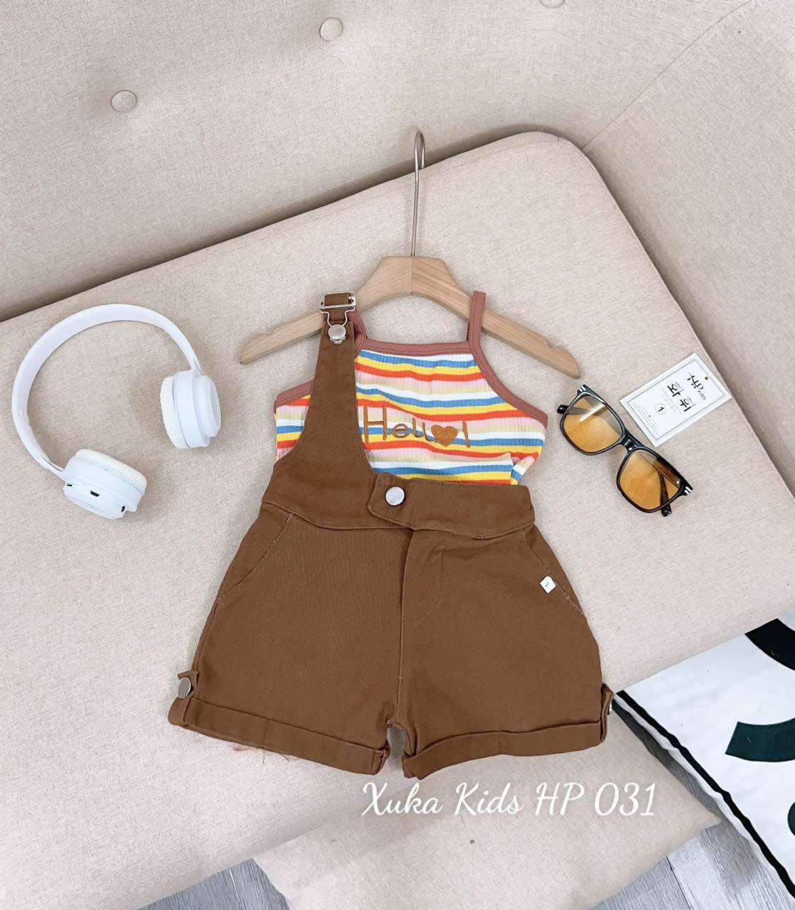 Set yếm quần kèm áo kẻ sọc xinh bé gái