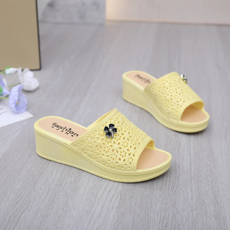 Mới Mềm Đáy Chống Trơn Trượt Giày Cao Gót Thoải Mái Dép Xỏ Ngón Cho Phụ Nữ Mặc Ngoài Trời Xăng Đan Mẹ Mùa Hè