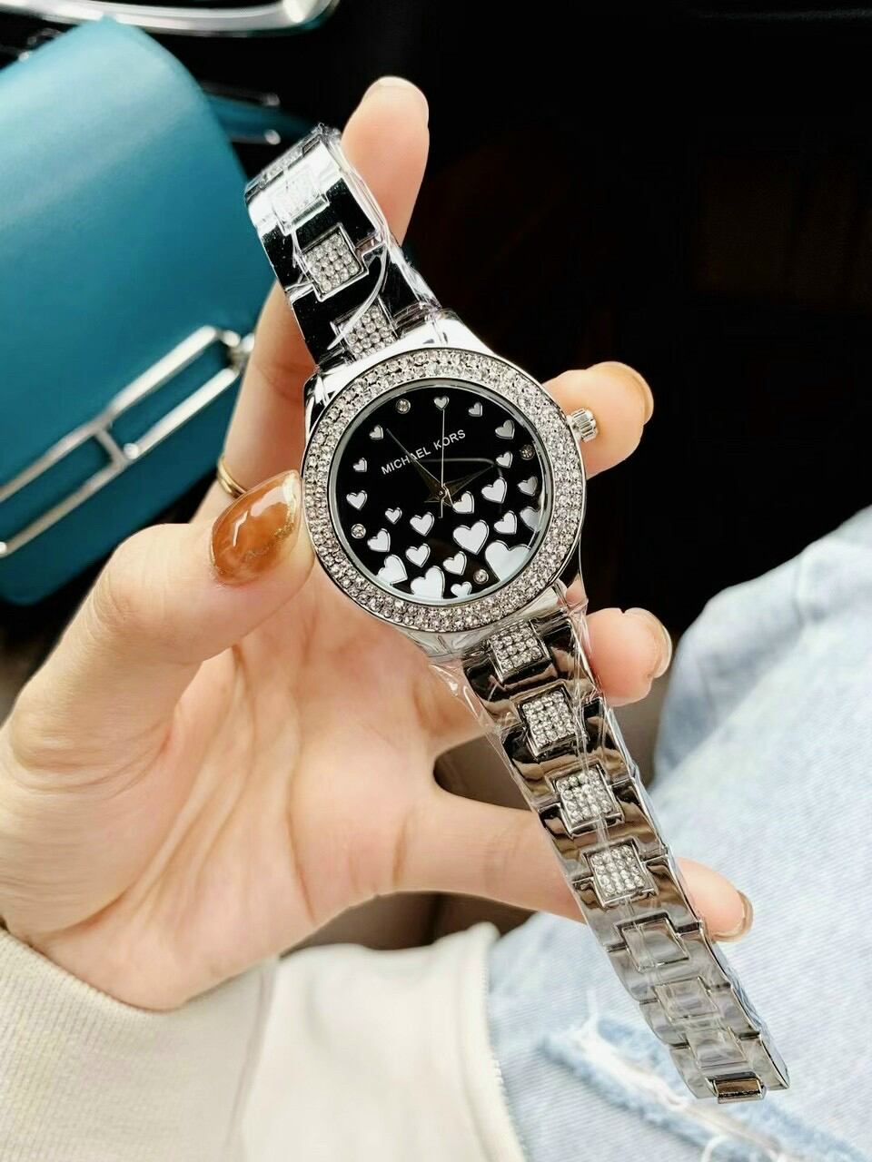 Đồng hồ nữ Michael kors trái tim viền đá 
-size 34mm