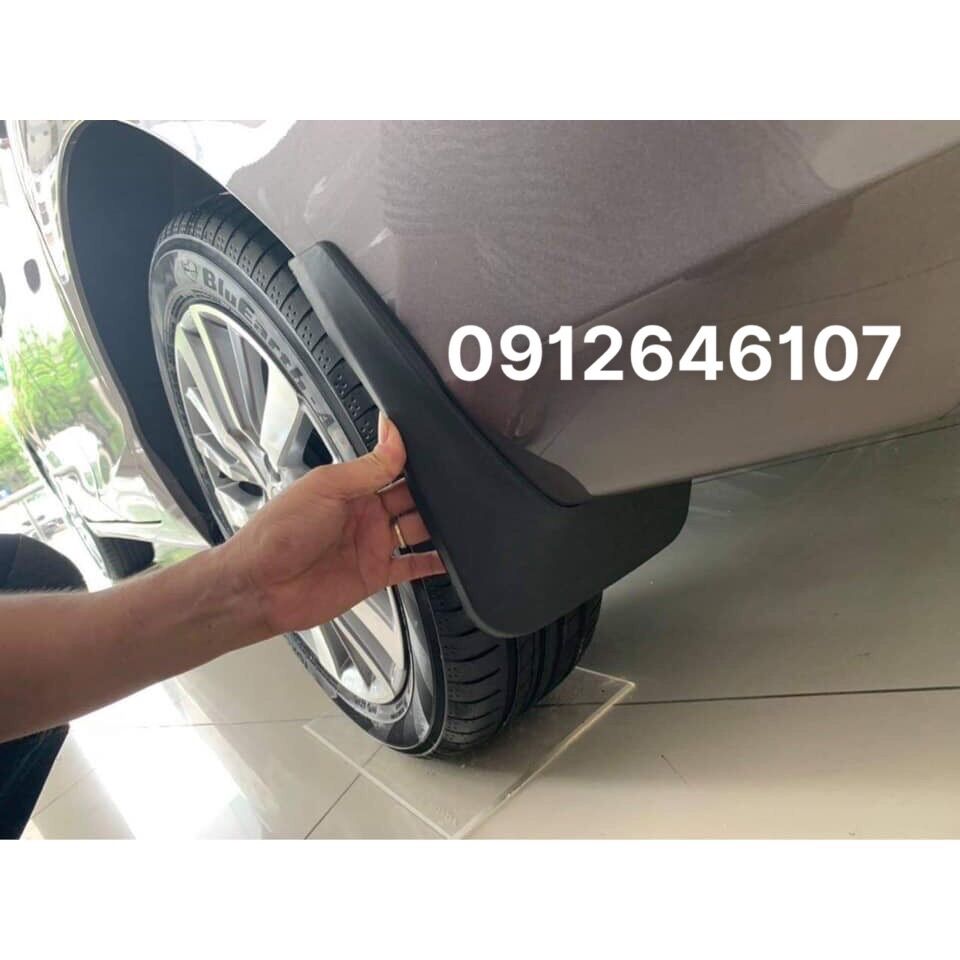 Bộ móng,Bộ chắn bùn bánh xe Inova 2006-2019(giá/1 bộ 4 cái)
