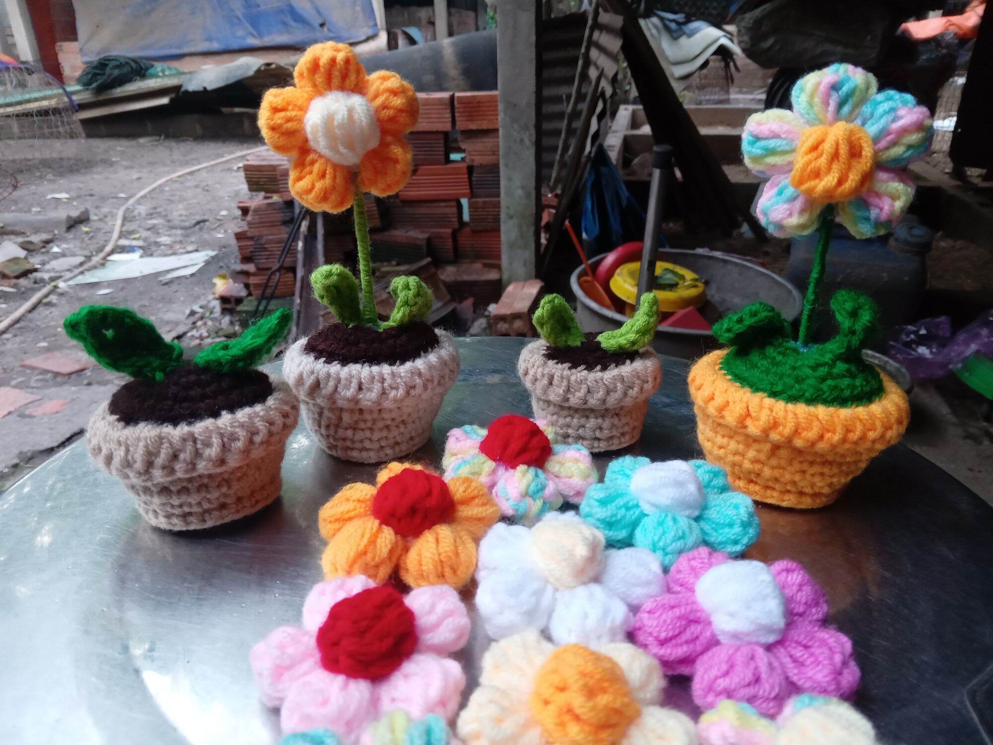 Chậu Hoa len mini, chậu hoa len handmake 5 cánh.