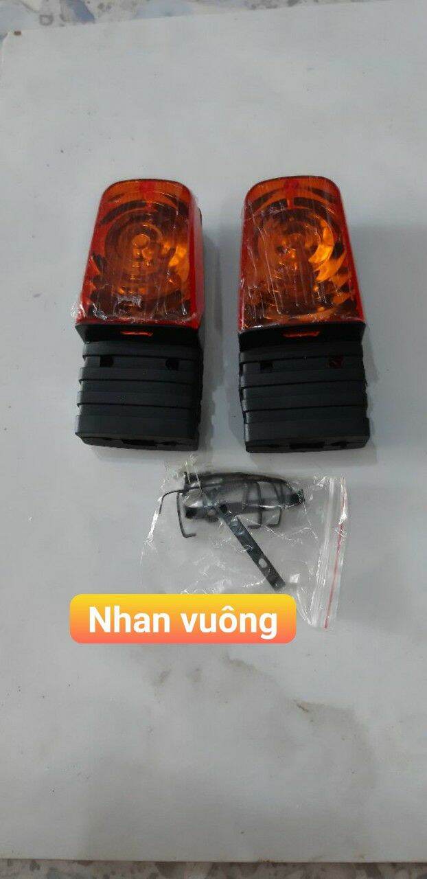 Cặp nhan vuông xe 3 bánh