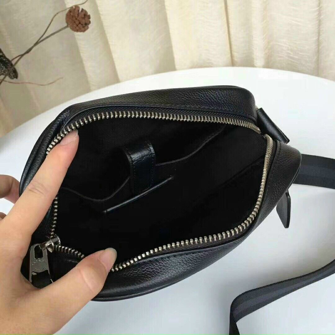 Túi Coach nam đeo chéo xịn xò