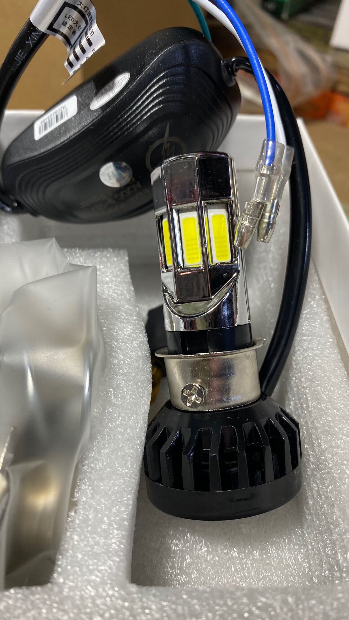 đèn led 6 tim 60w gắn xe máy - ô tô