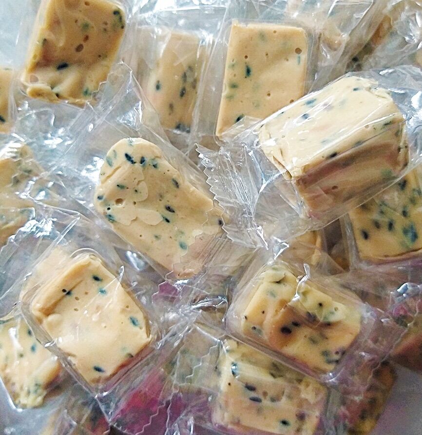 kẹo dừa sáp có mè đen 100g