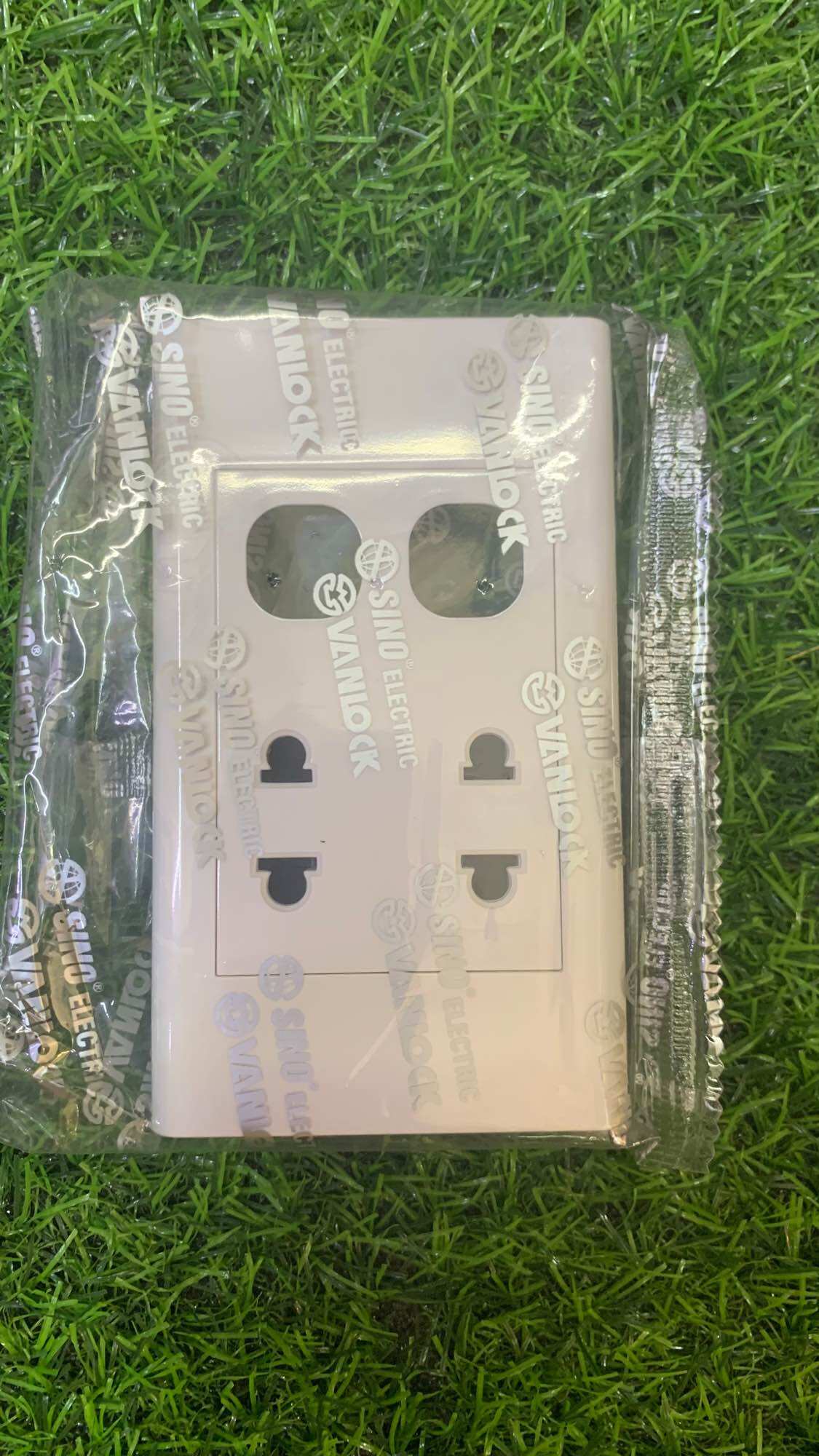 Ổ CẮM SINO (VANLOCK)