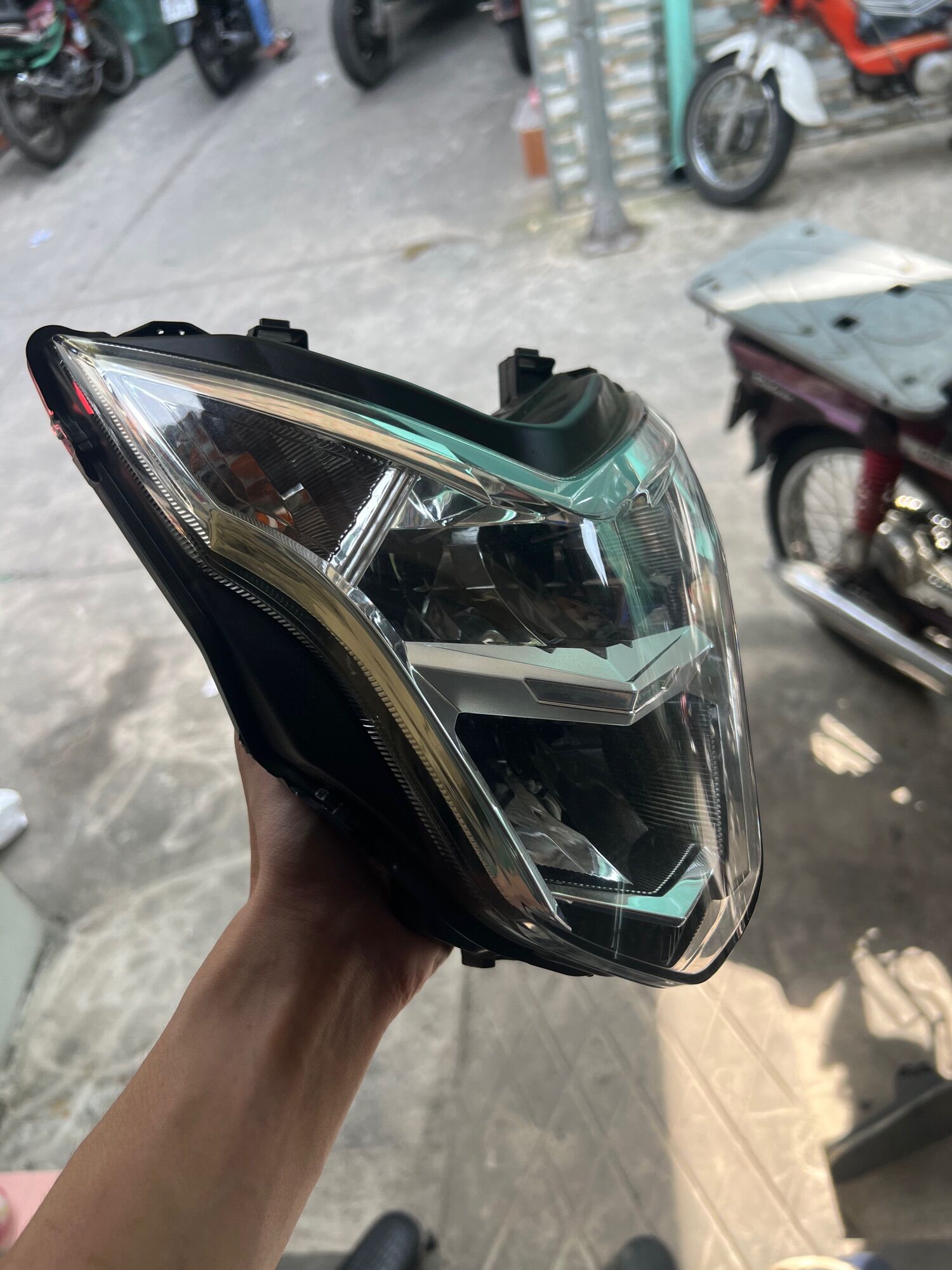 Pha Đèn Honda Sonic 150R Zin Chính Hãng