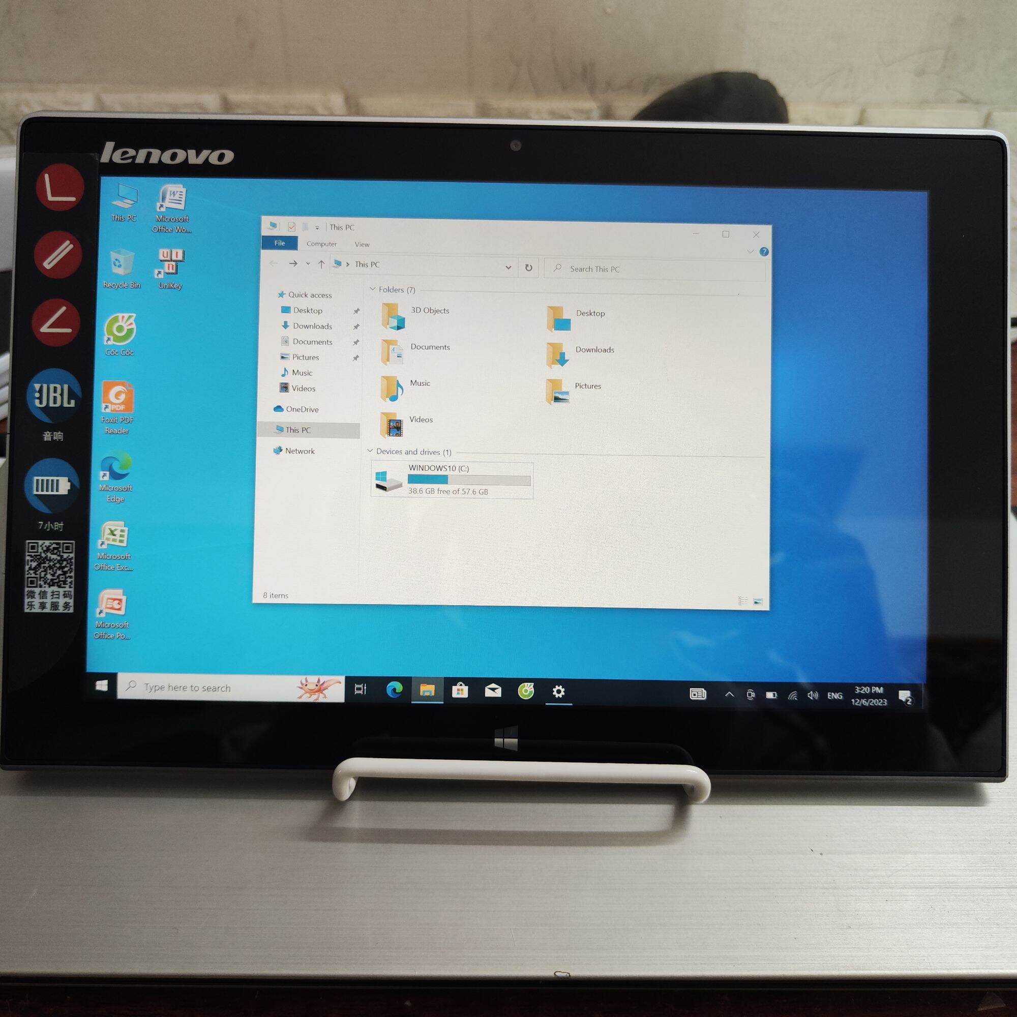 Máy tính bảng Windows 10- Lenovo Miix 2 Tablet 10 - Học online, giải trí tốt- Tặng kèm giá đỡ