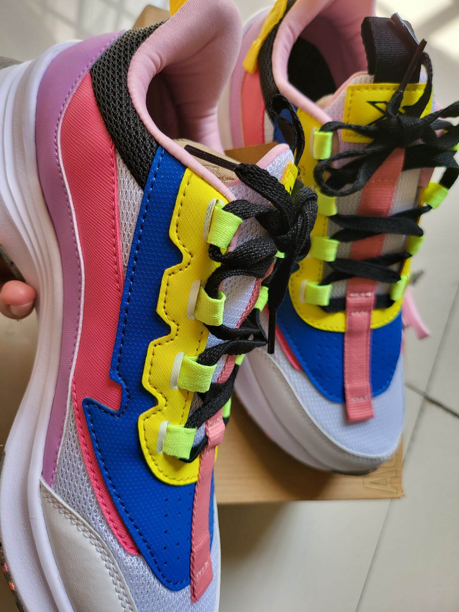 GIÀY SNEAKER NỮ  SIZE 39