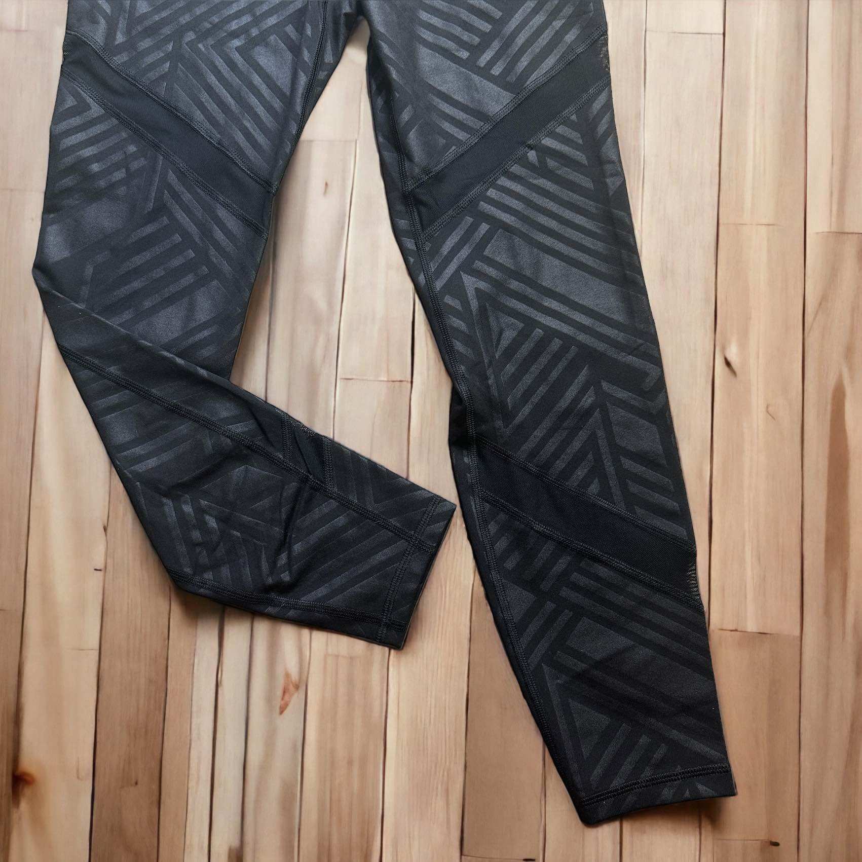 Quần Legging MAIDENFORM - Sự Lựa Chọn Hoàn Hảo Cho Buổi Tập Yoga Tự Do và Thoải Mái
