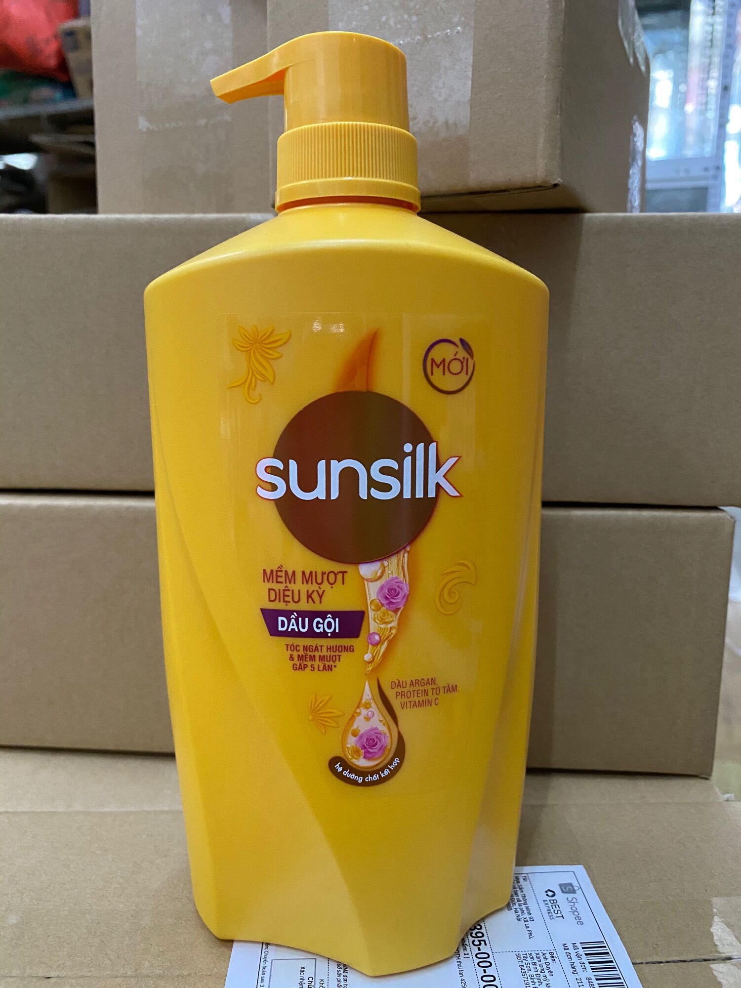 Dầu gội Sunsilk mềm mượt diệu kỳ 900g ( mầu vàng )
