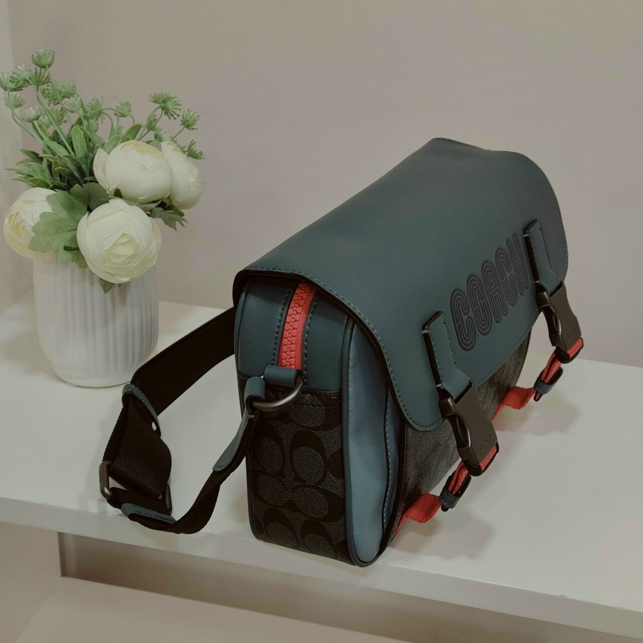 Túi đeo chéo nam Coach Track Crossbody