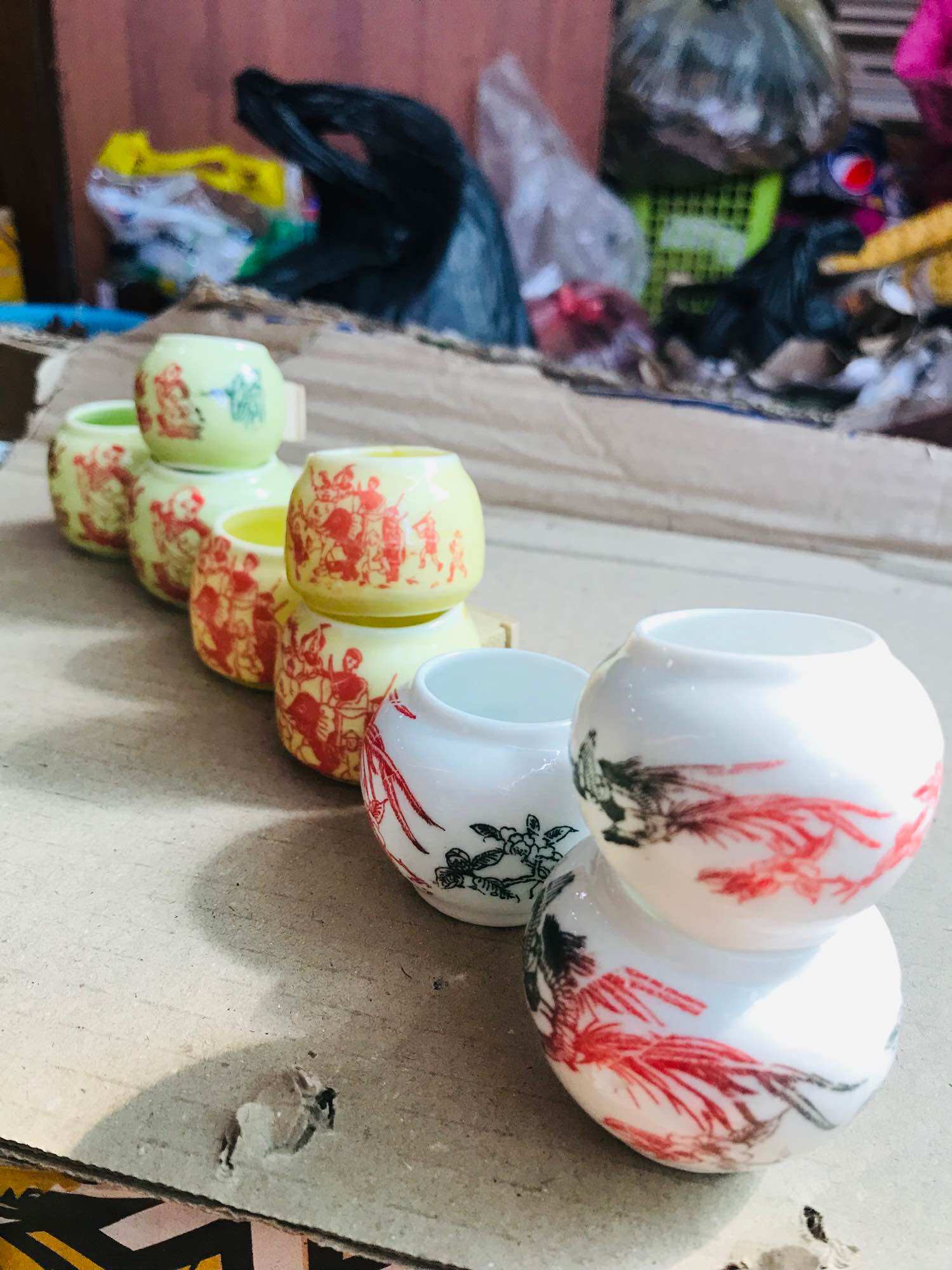 Cóng sứ  đựng thức ăn cho chim mào