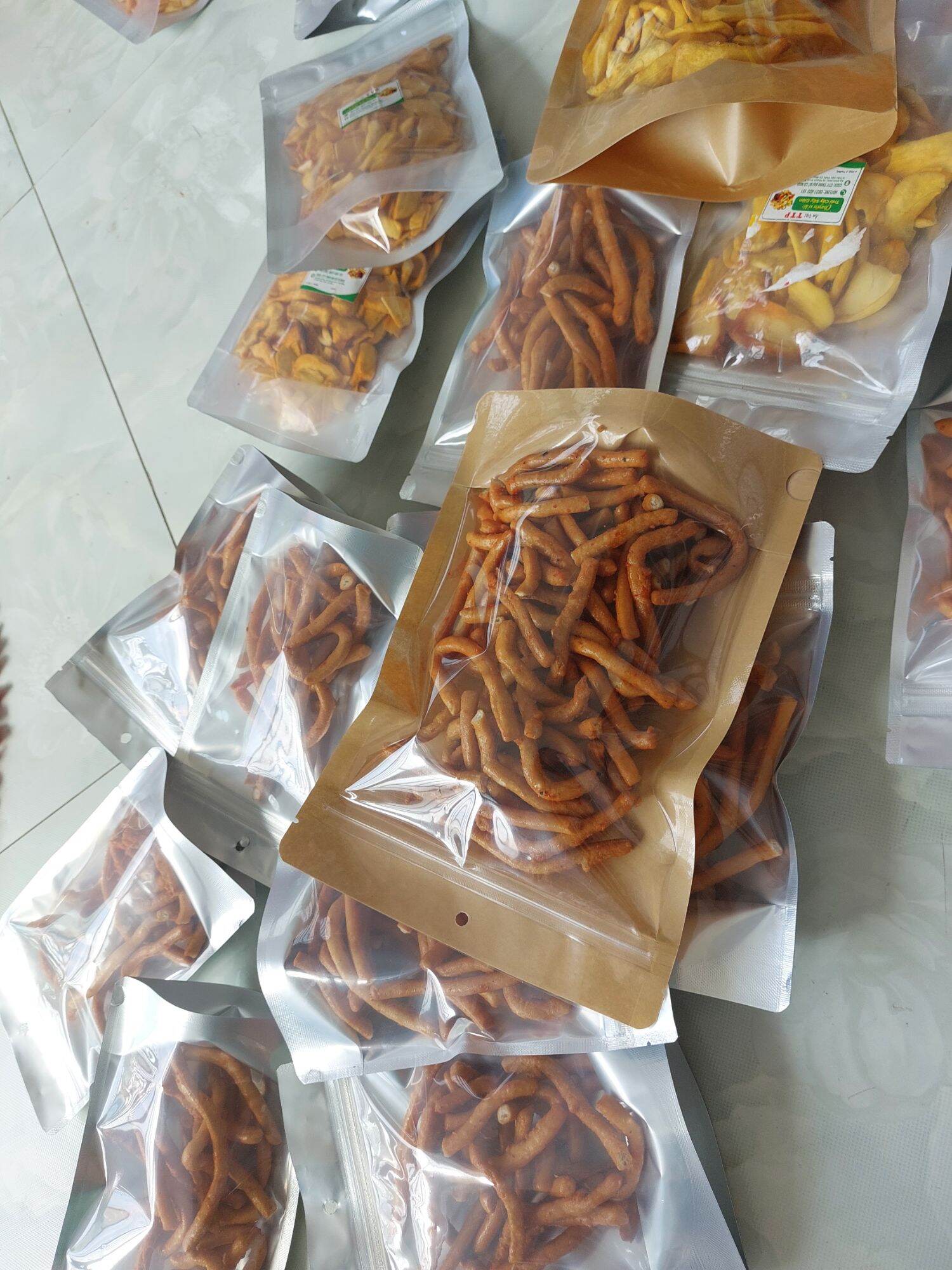 200gr bánh cọng loại 1...trẻ trên 4 tuổi ăn được nhé. chỉ 19k