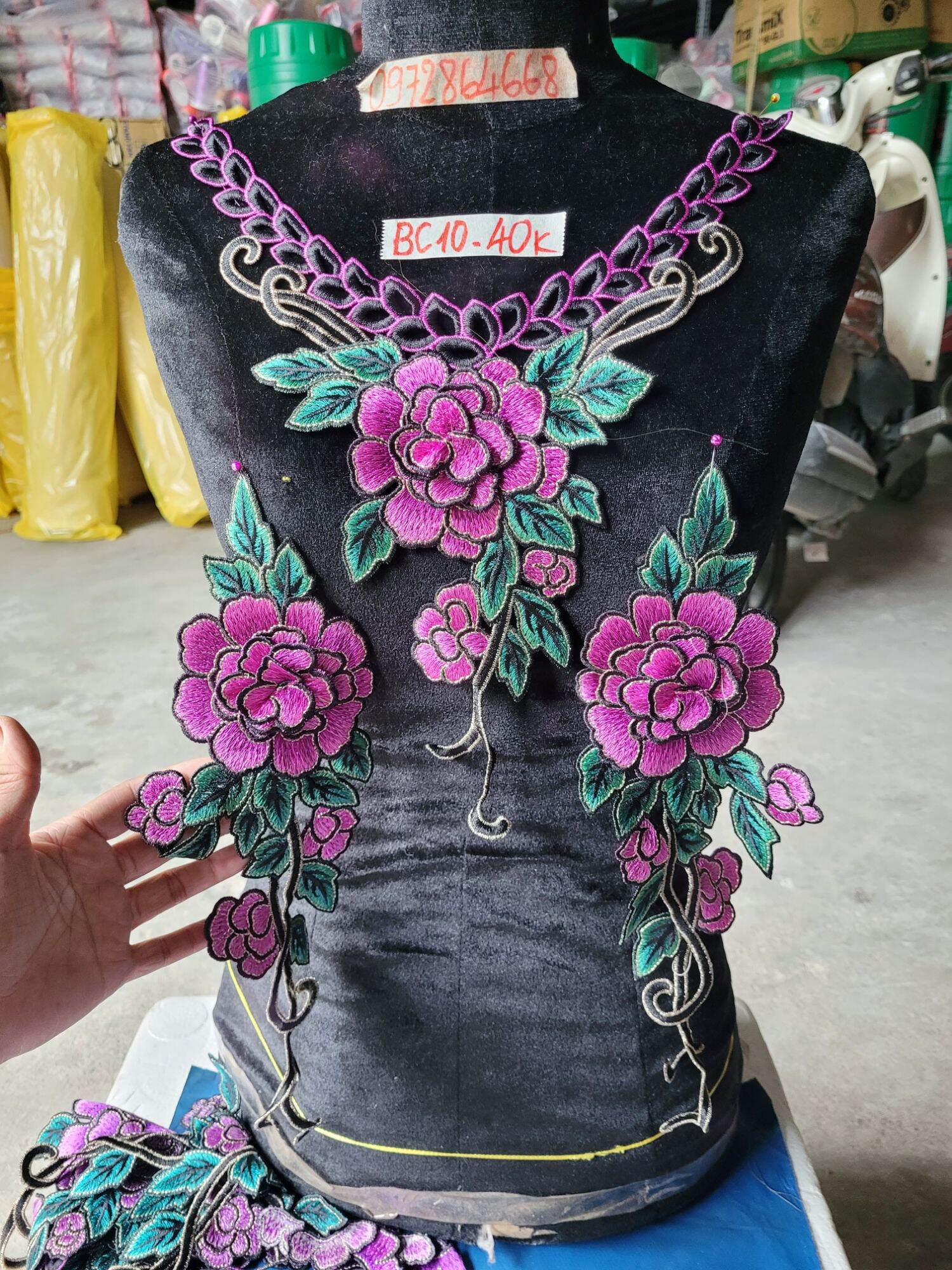 Bộ 1 cổ và 2 hoa thêu mã BC10