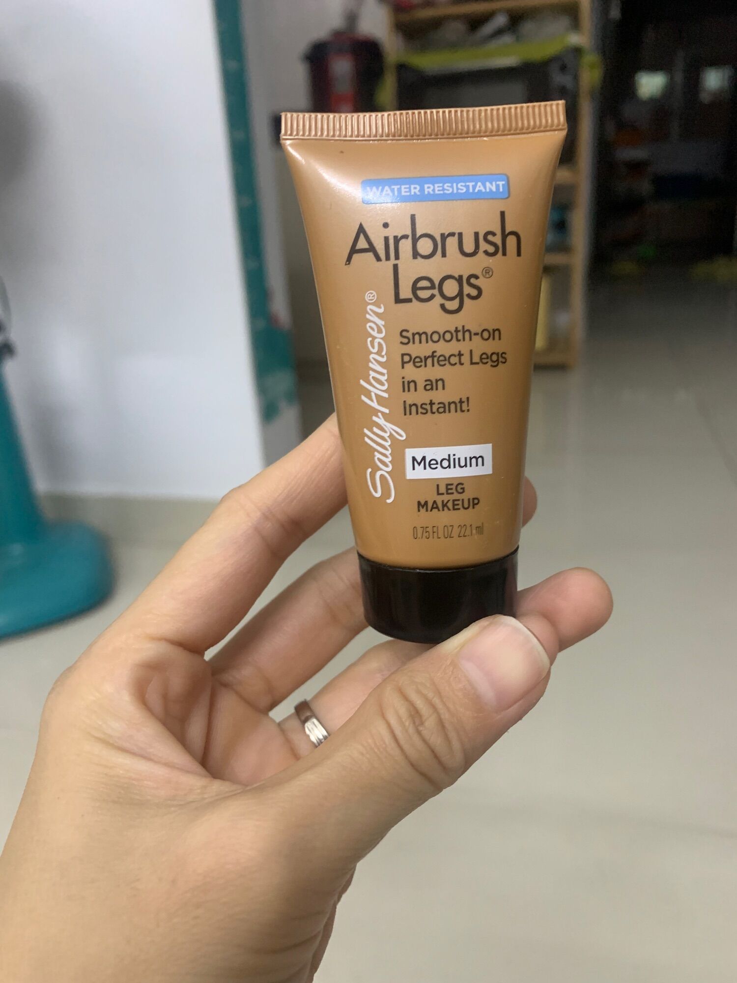 Kem tất phun thông minh Sally Hansen - USA