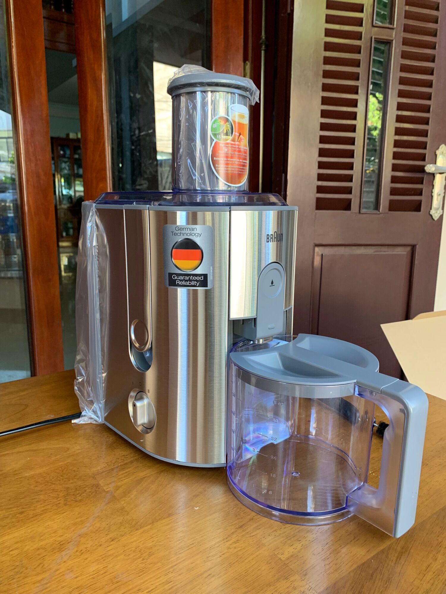 Máy ép trái cây Braun J700