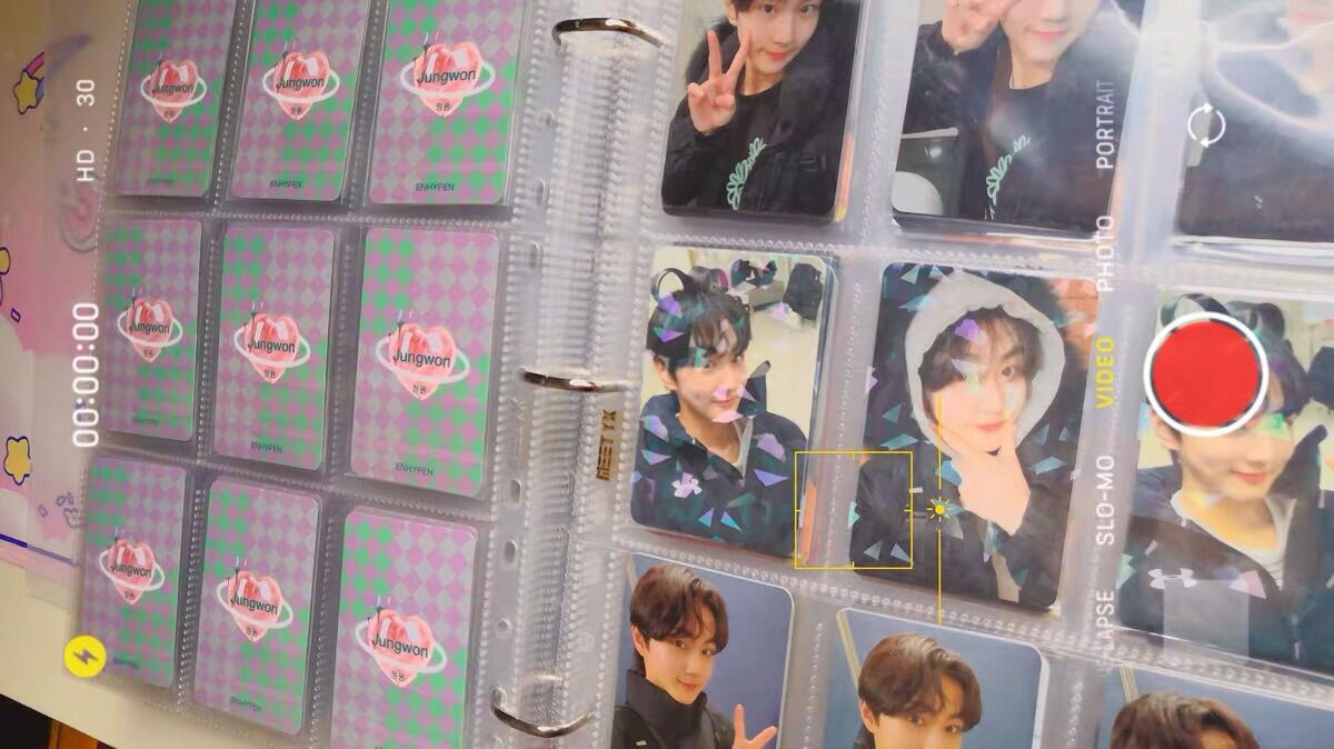 Sleeve hologram bọc card chất liệu dày dặn