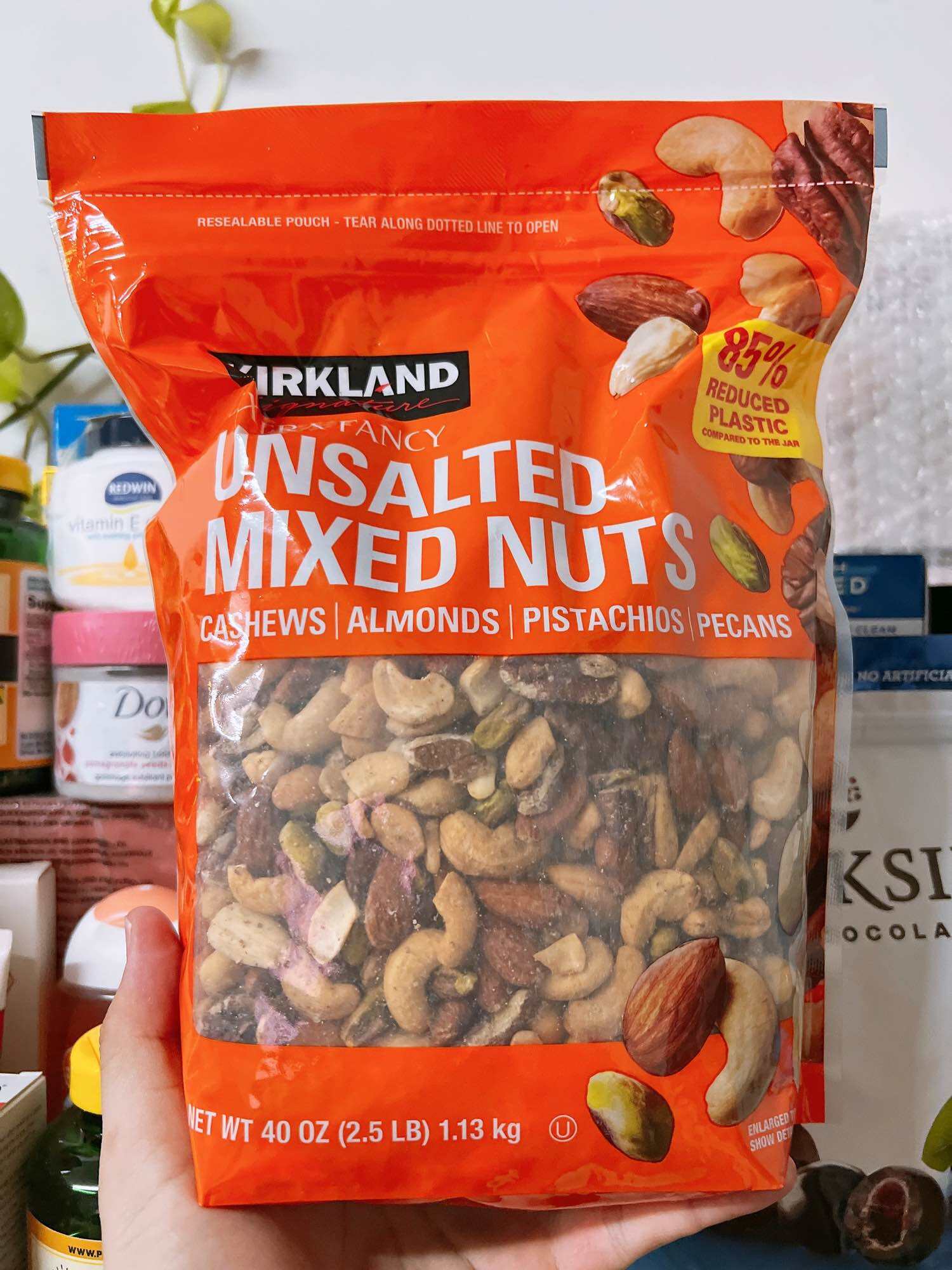 Hạt Hỗn Hợp Kirkland Signature Unsalted Mixed Nuts 1,13kg Của Mỹ