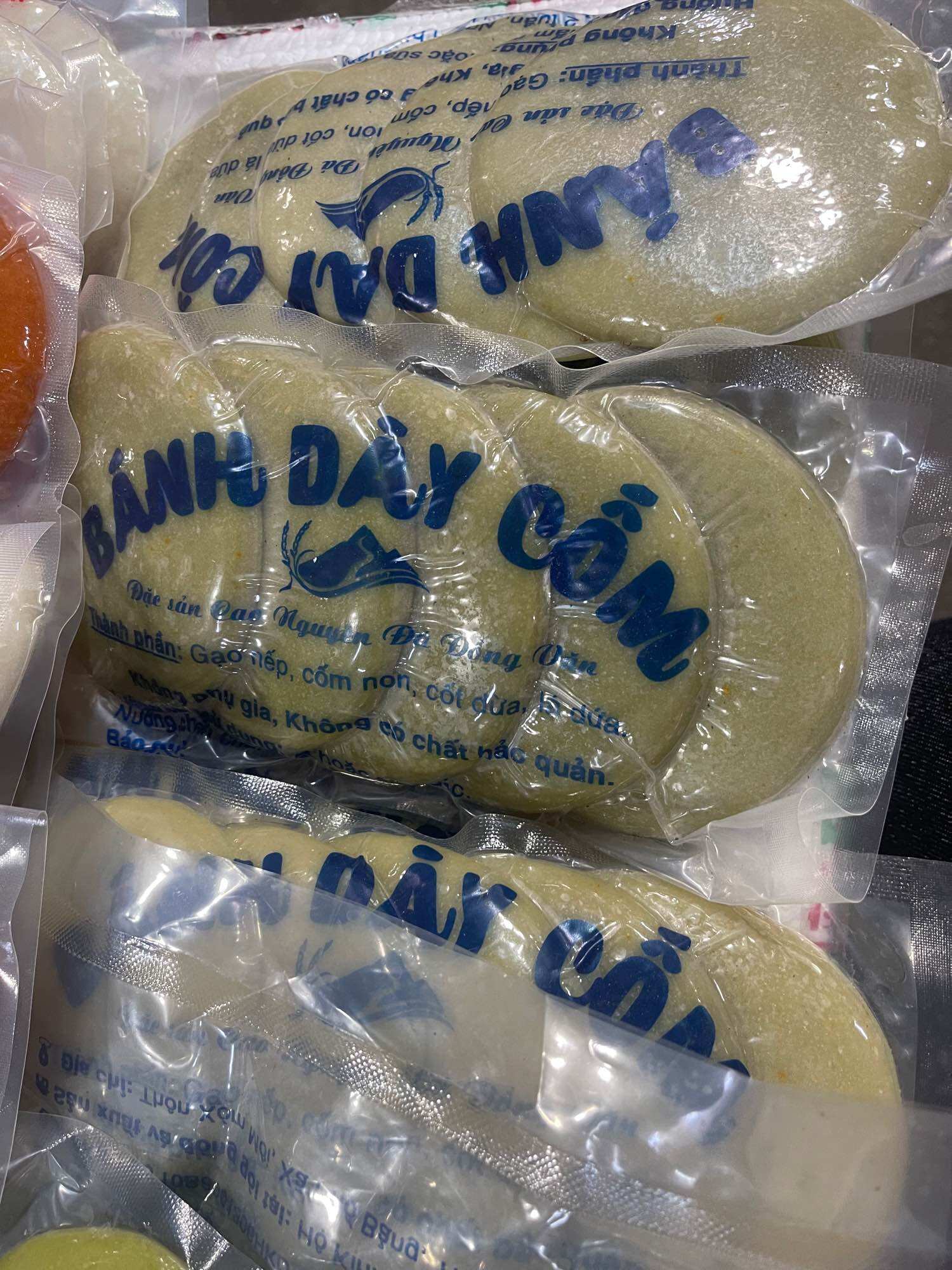Bánh dày cốm giã tay
