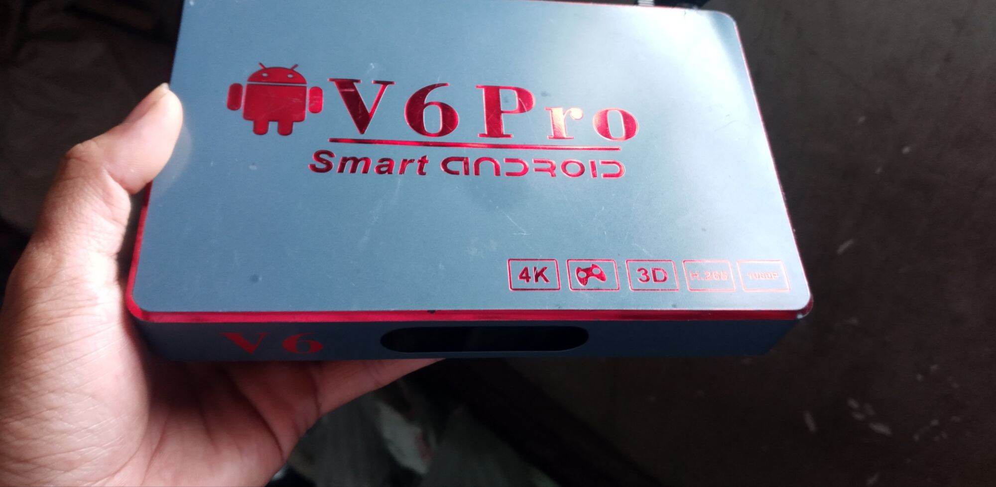 Android tivi box V6pro ram 1gb rom 8gb android 4.4, không phụ kiện , cài đặt sẵn app xem tv YouTube