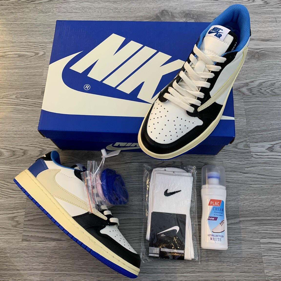 Giày thể thao Jordan 1 thấp cổ travis