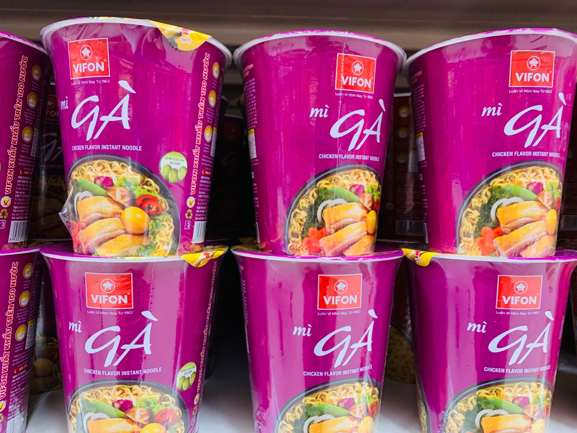 Mì ly Vifon Vị Bò/ Gà 60g
