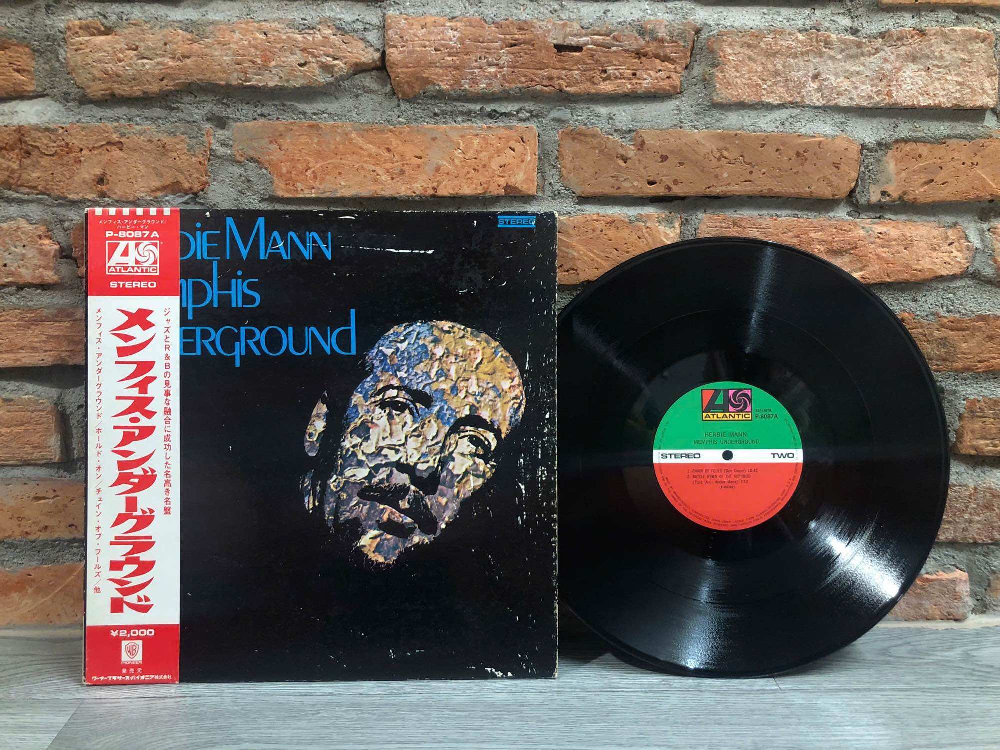 Đĩa than vinyl nhạc jazz/funk: của nghệ sĩ Herb Alpert
Album :Herbie Mann - Memphis Underground