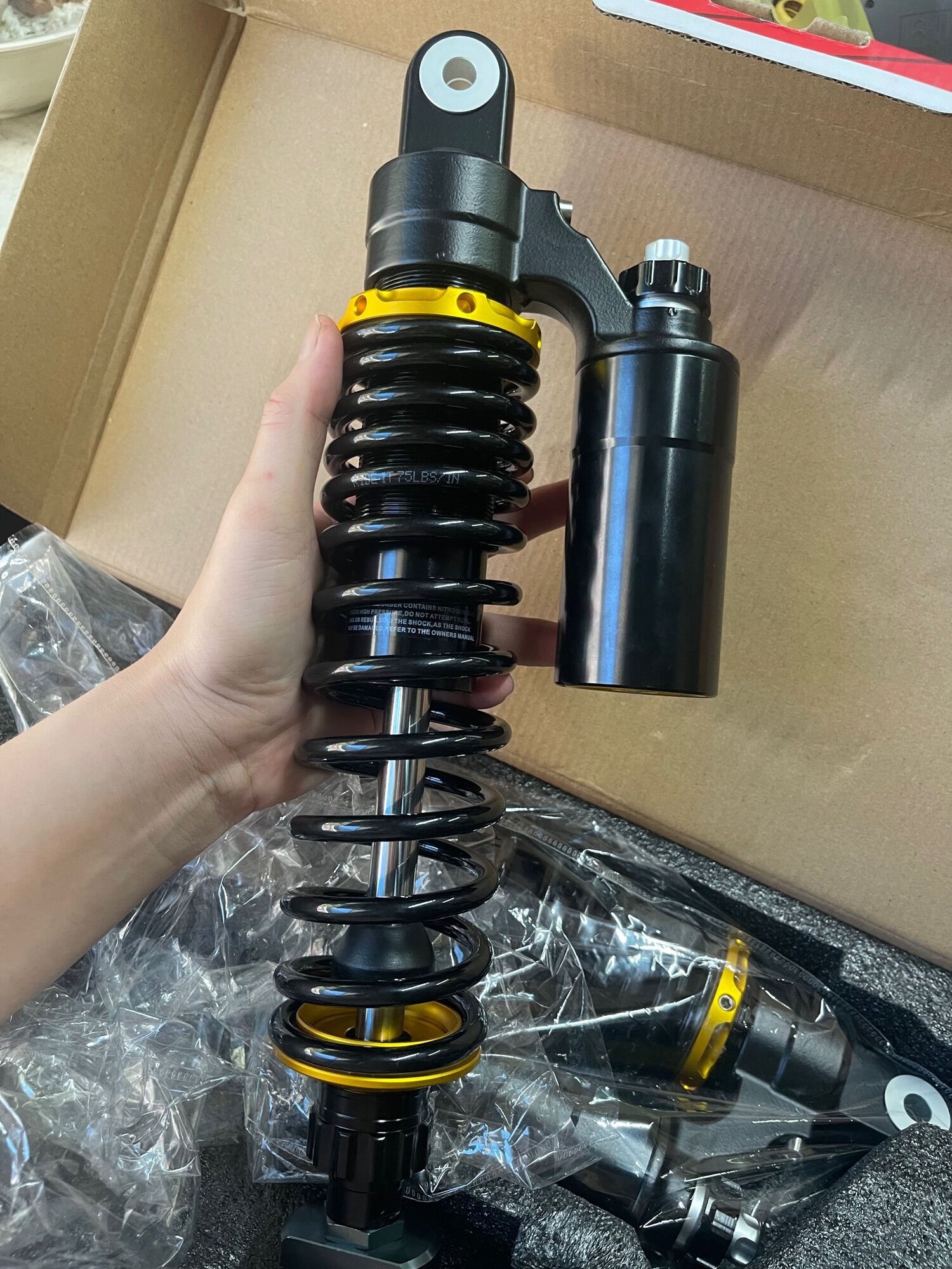 Phuộc nhún nitron shvn full đen