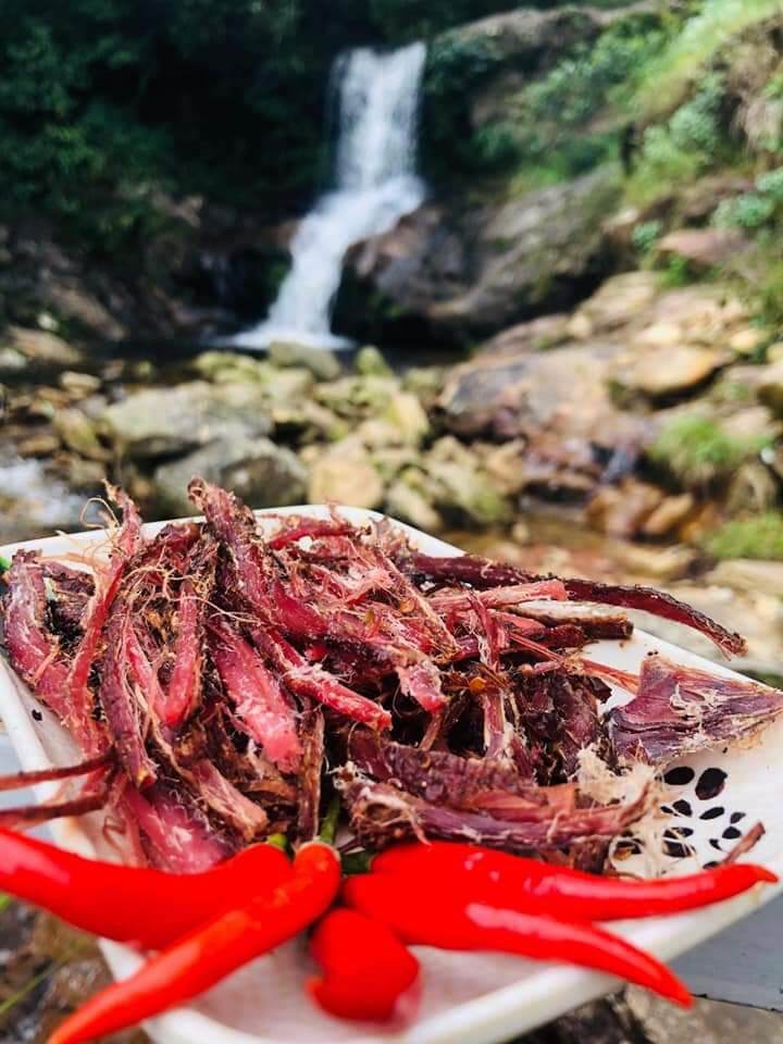 TRÂU GÁC BẾP TÂY BẮC  nhà jerky meat 1KG TẶNG KÈM CHẨM CHÉO